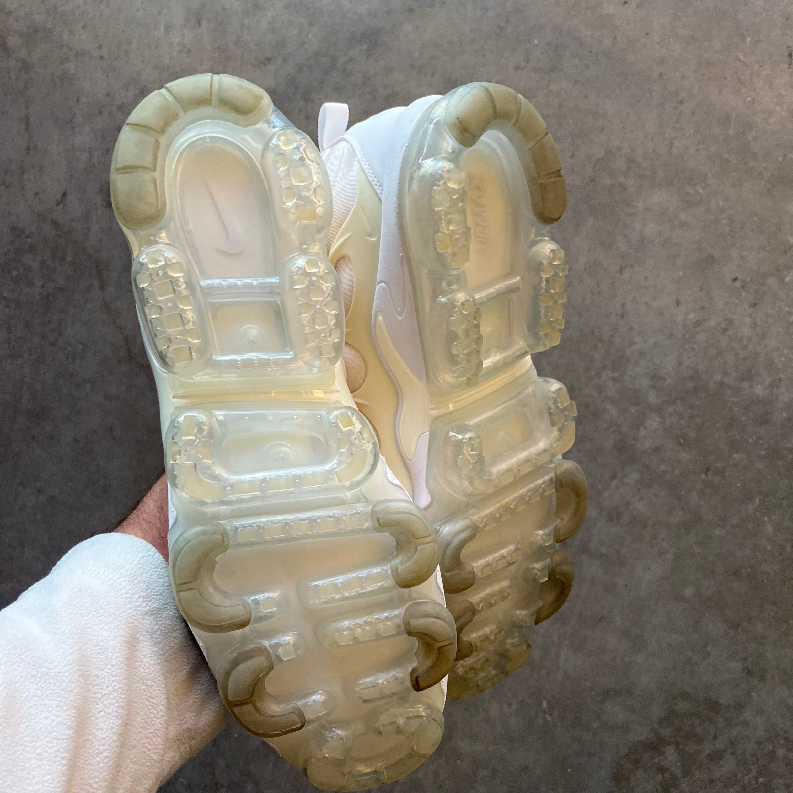 14 Used Nike Vapormax Plus Triple White