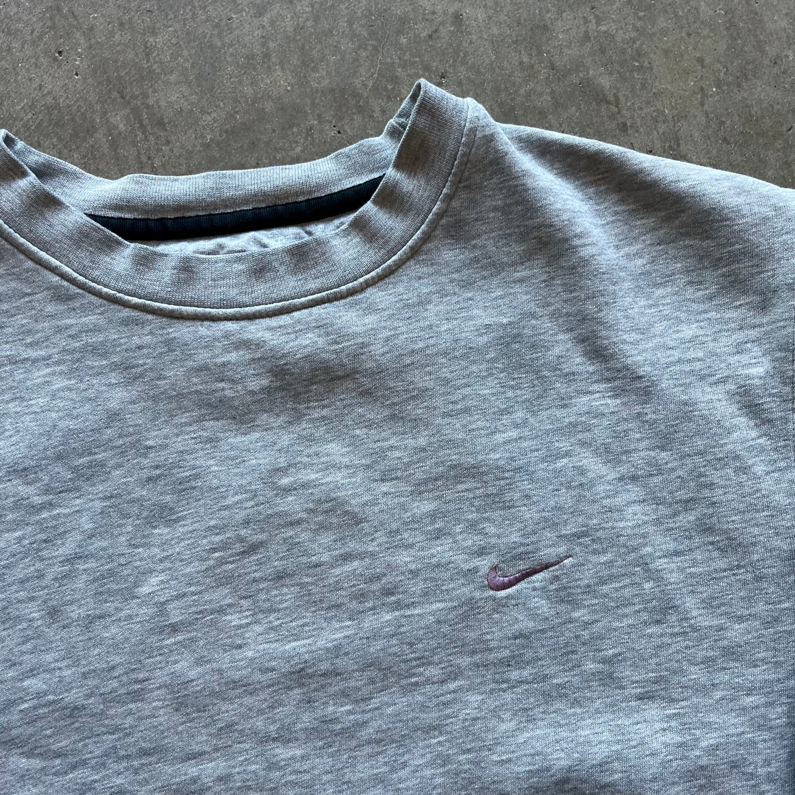 L 00s Nike Crewneck
