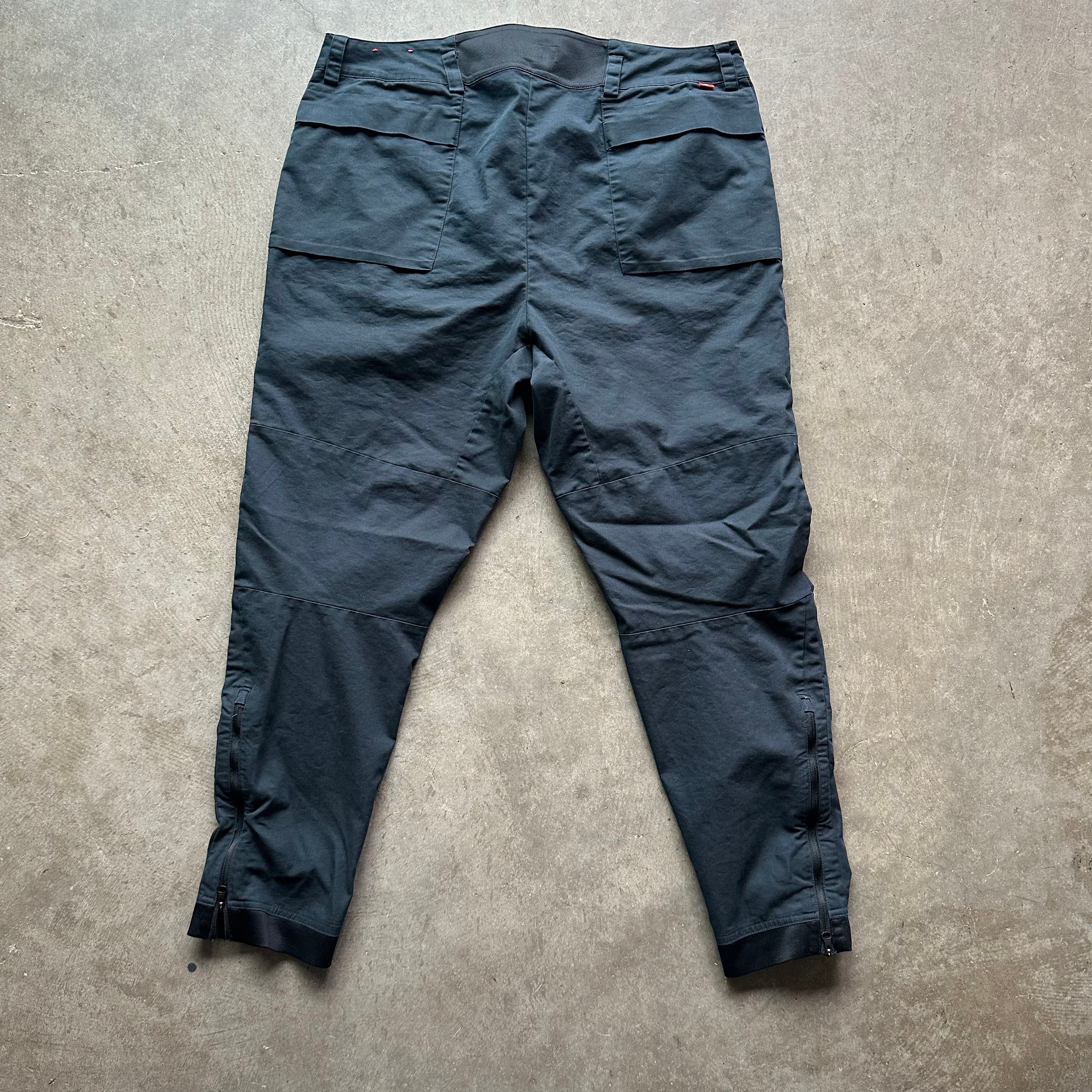 36w 00s Nike Skate Pants