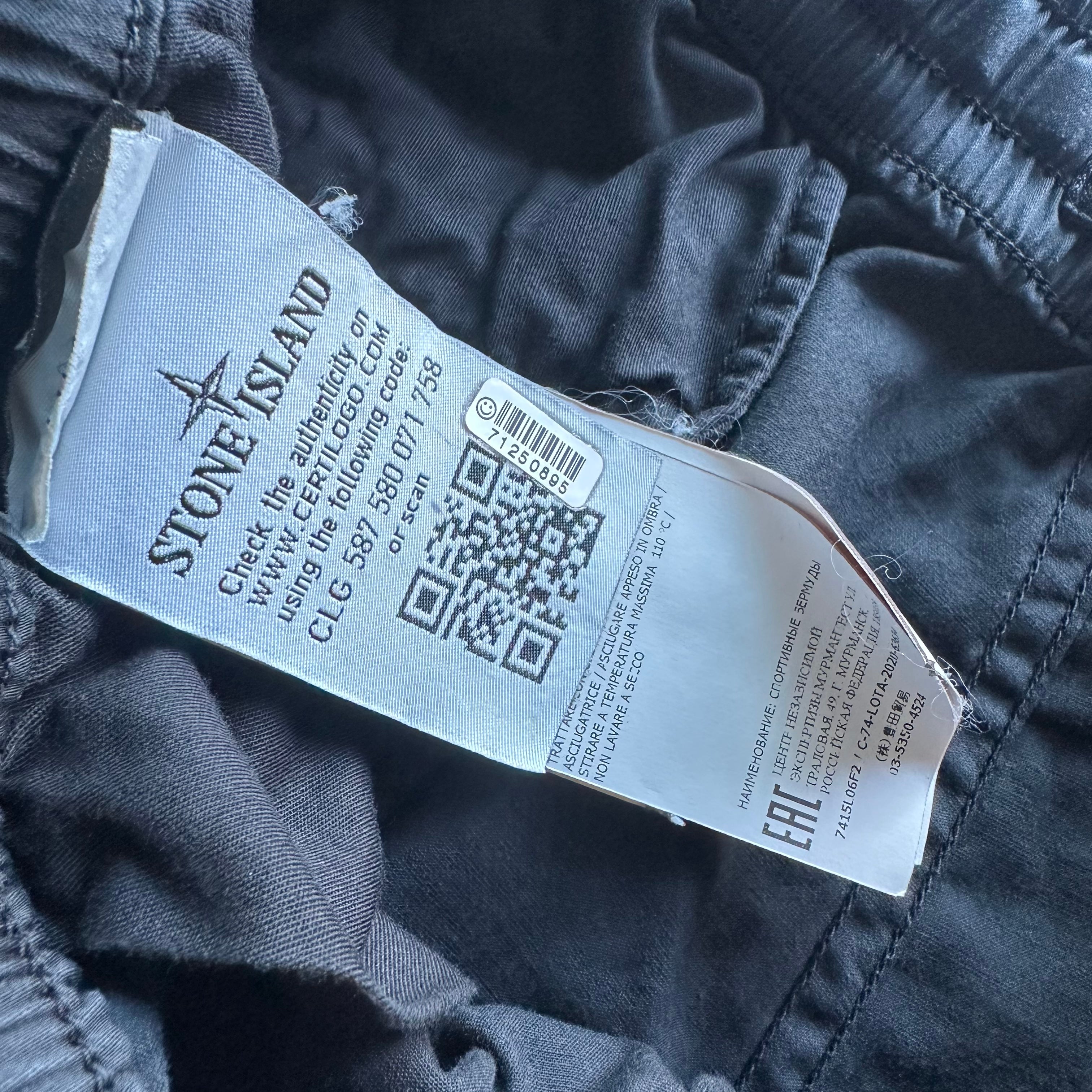31w Patchless Stone Island Shorts