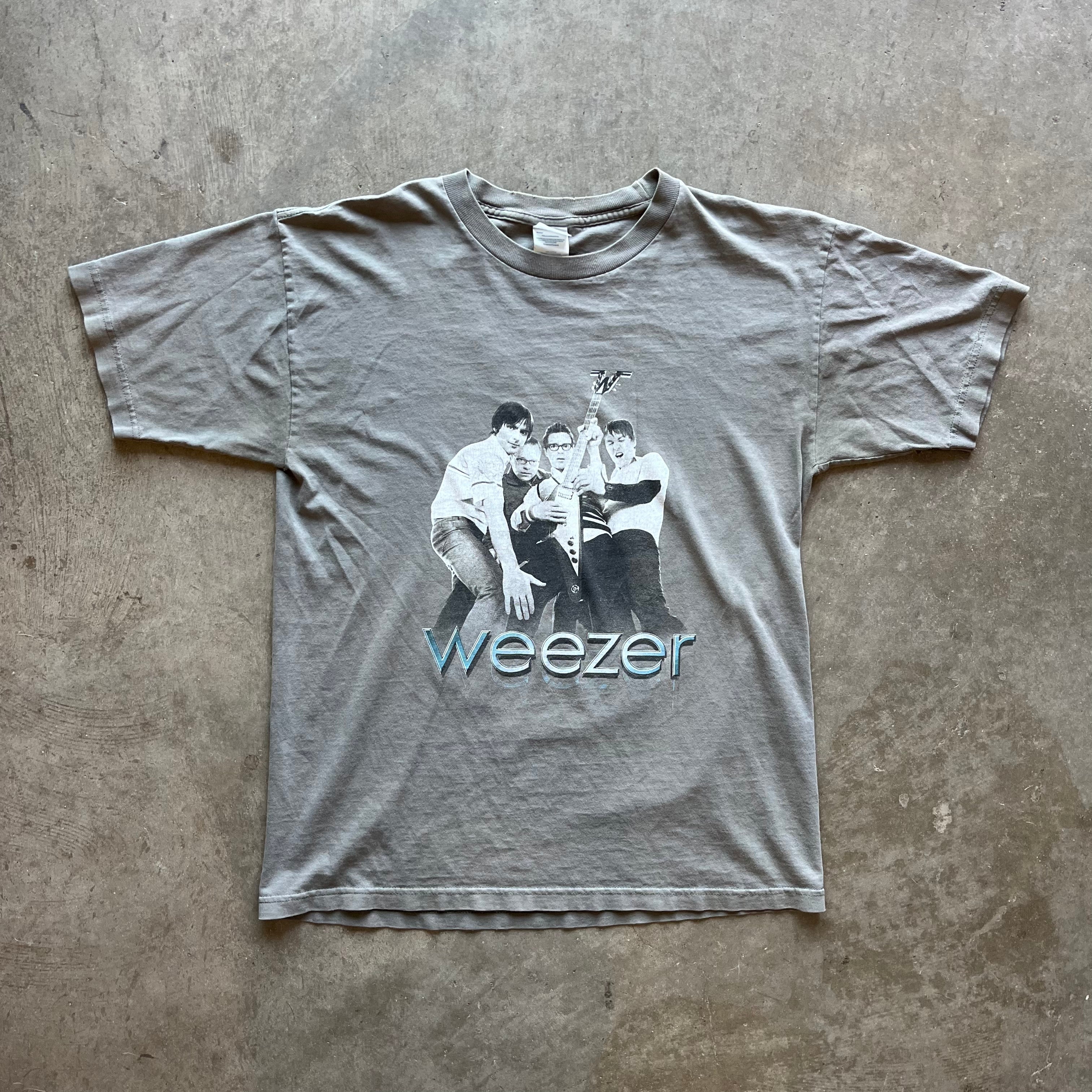 L 01 Weezer Tour Tee