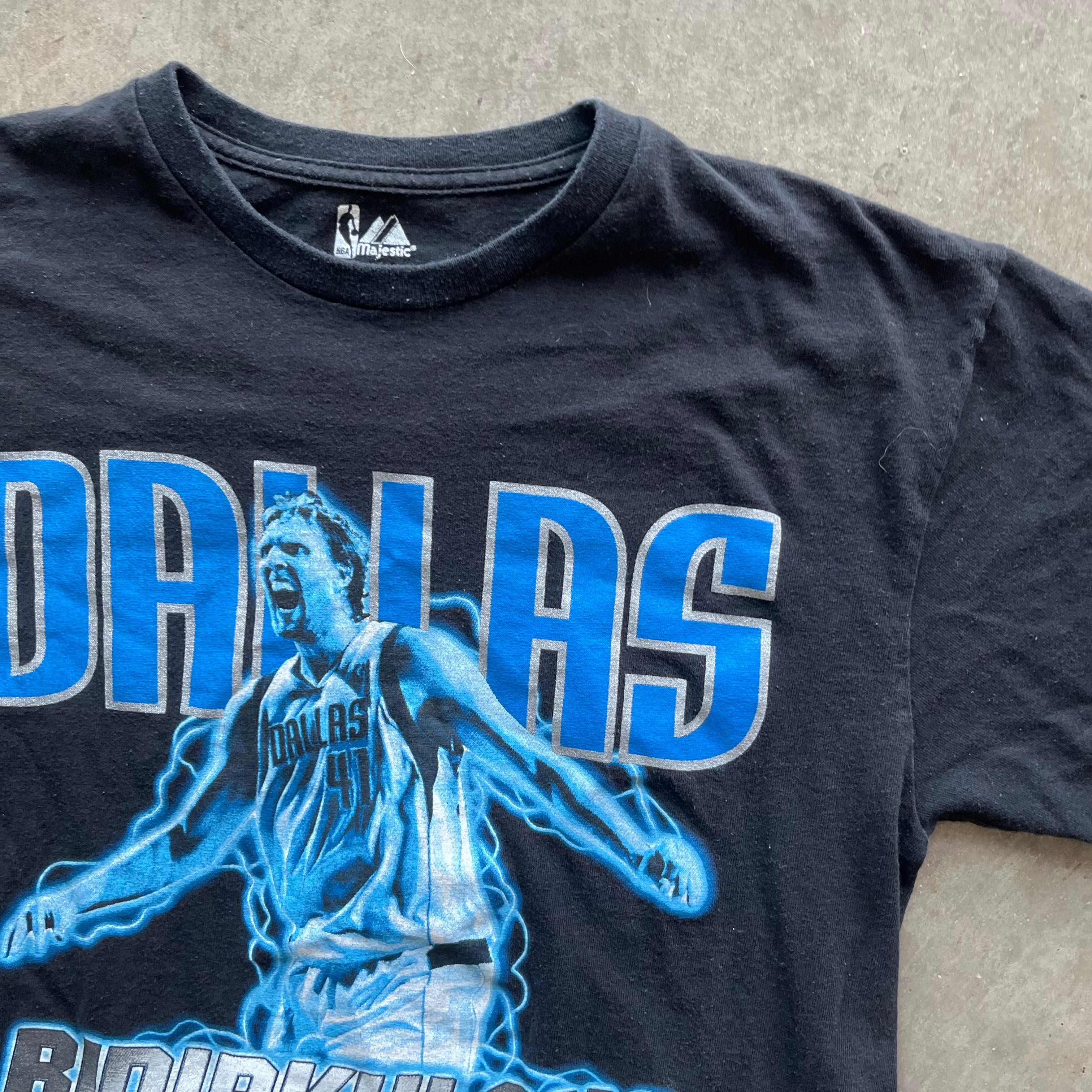 M Dirk Mavs Tee