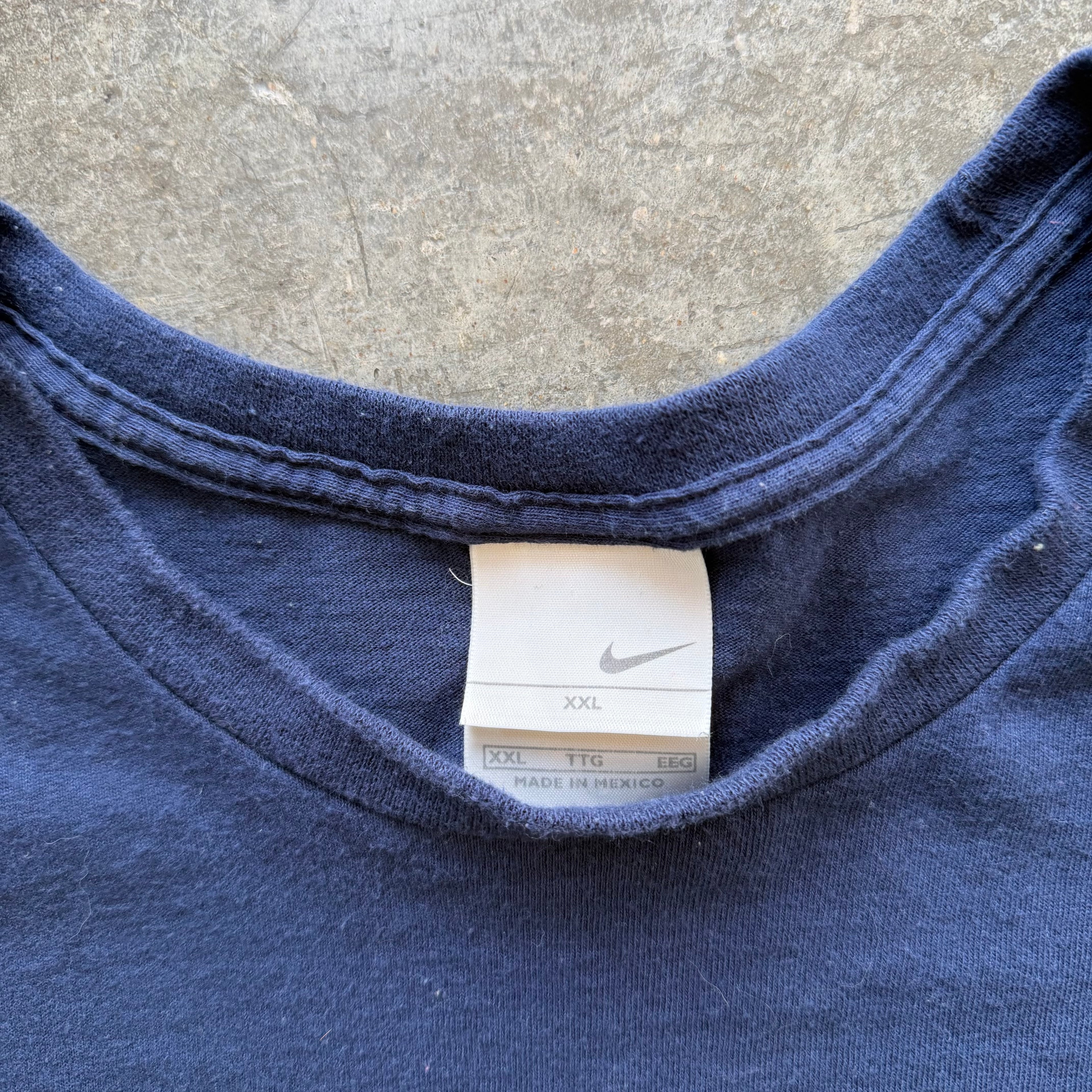 XXL 00s Navy Nike Tee