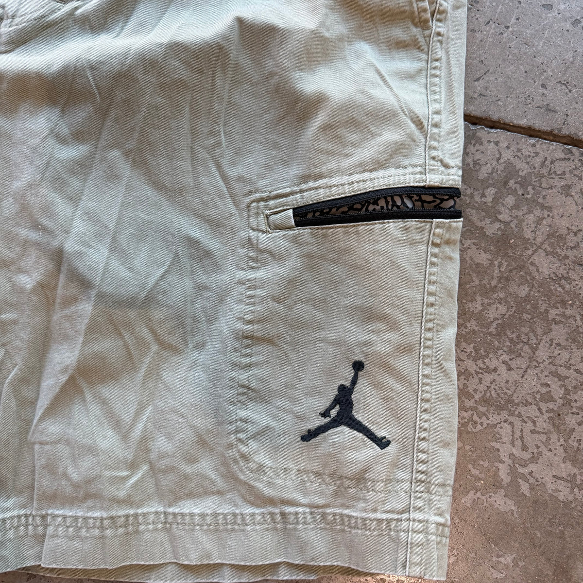 32w 00s Jordan Khaki Shorts