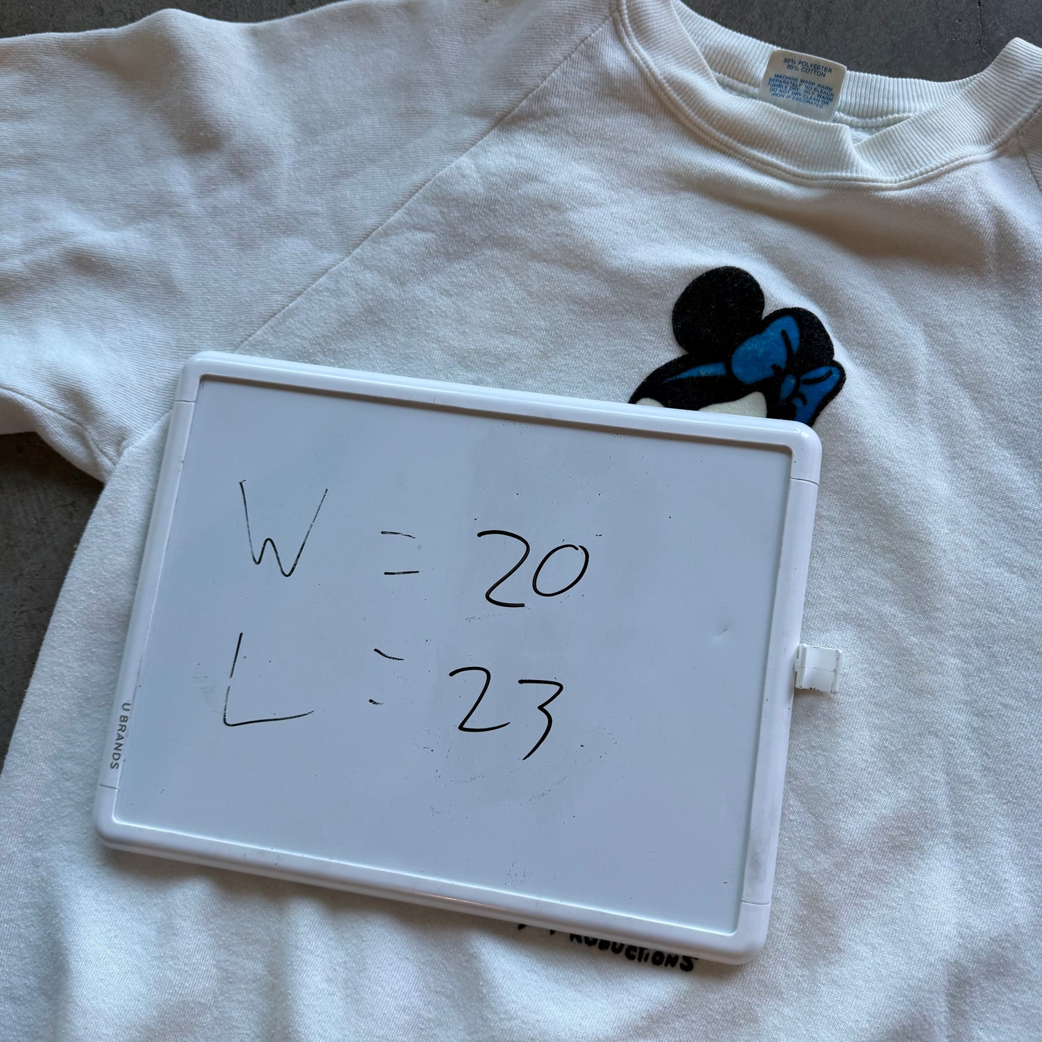 L 80s Minnie Mouse Crewneck