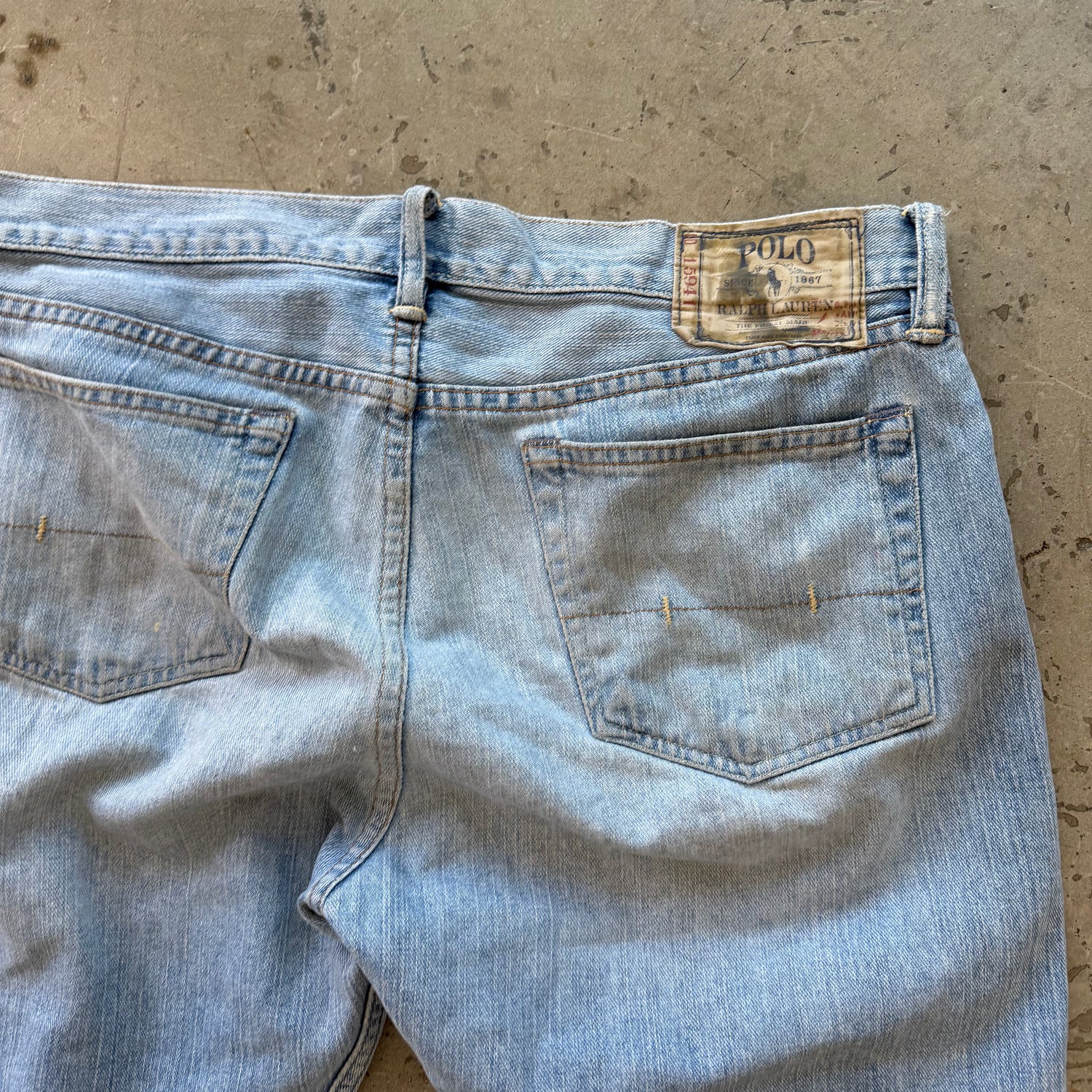 33x30 00s Lightwash Polo Pants