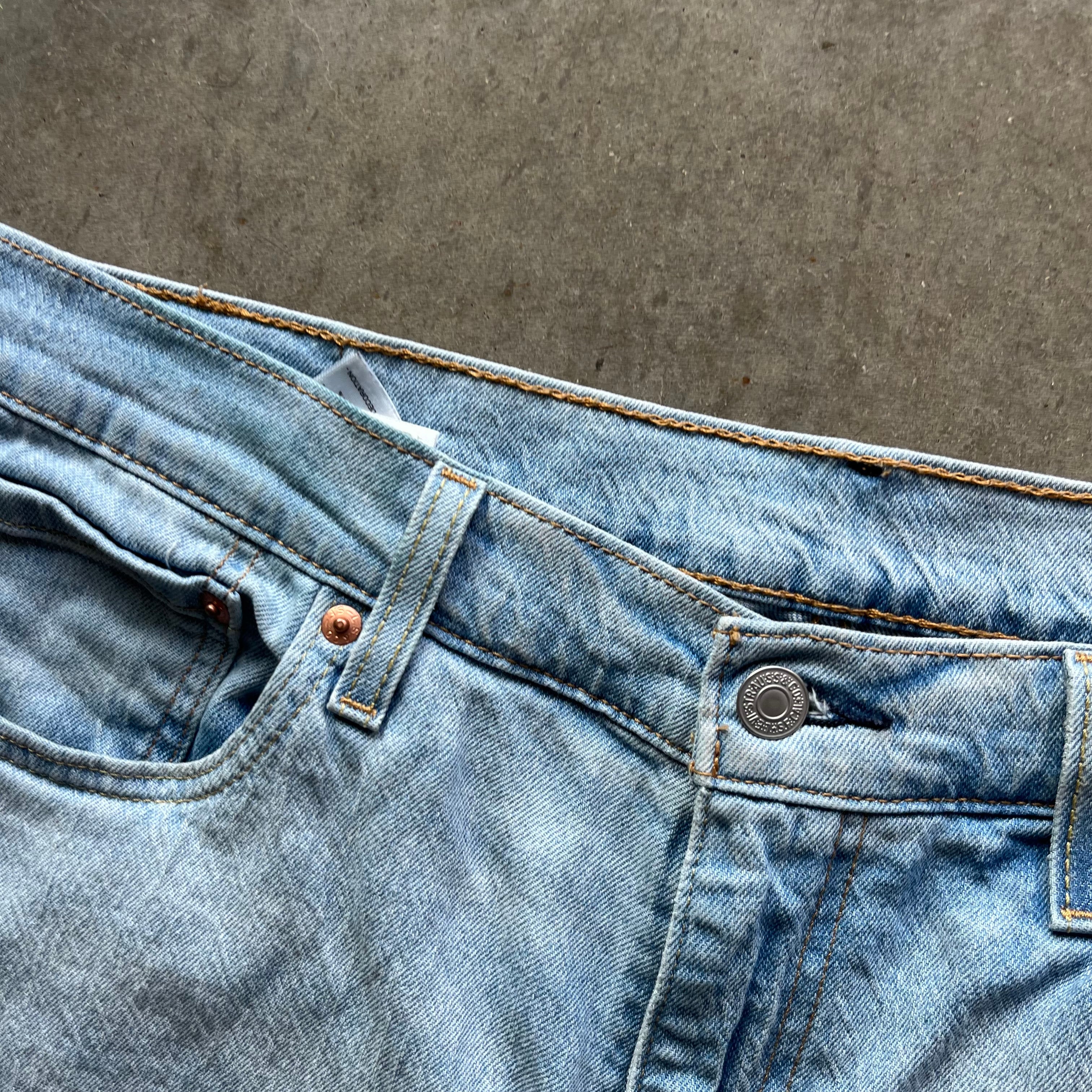 36w 00s Levis Shorts