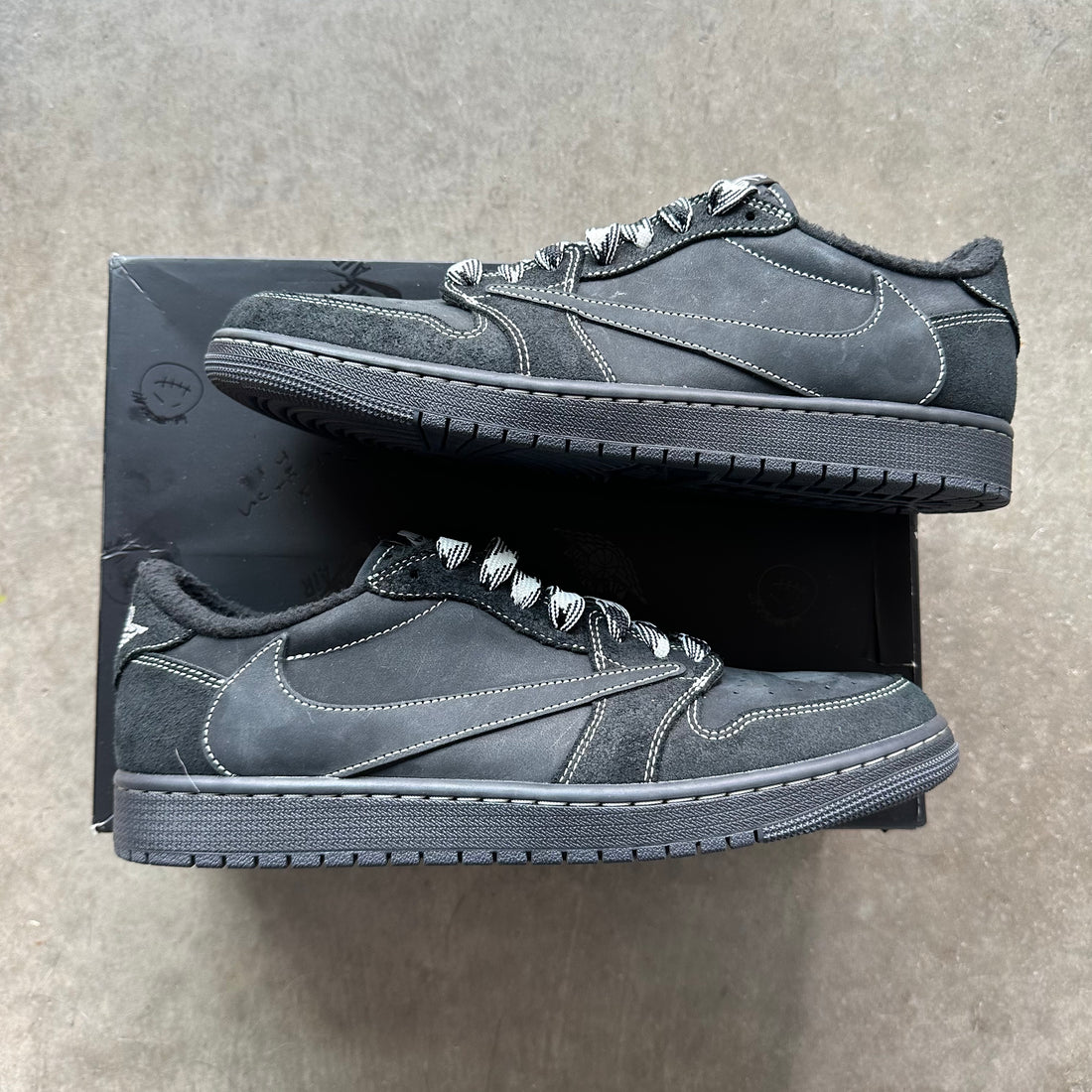 12 VNDS Travis Scott Jordan 1 Low Phantom