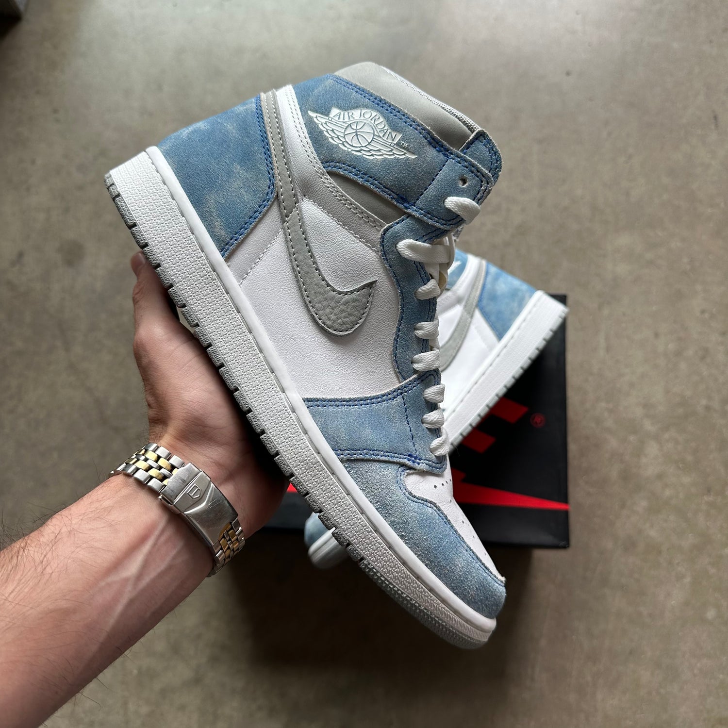 9.5 Used Jordan 1 Hyper Royal