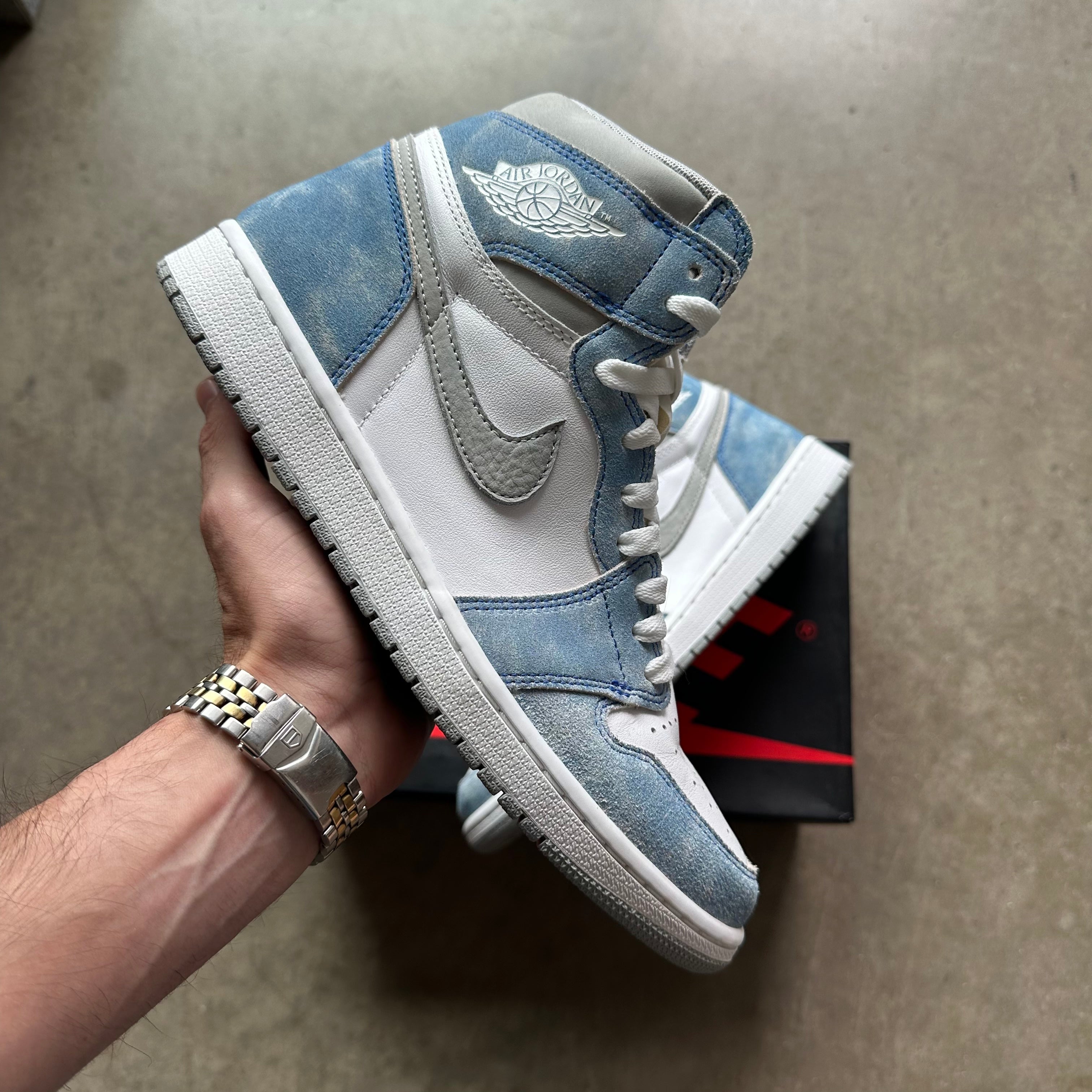 9.5 Used Jordan 1 Hyper Royal