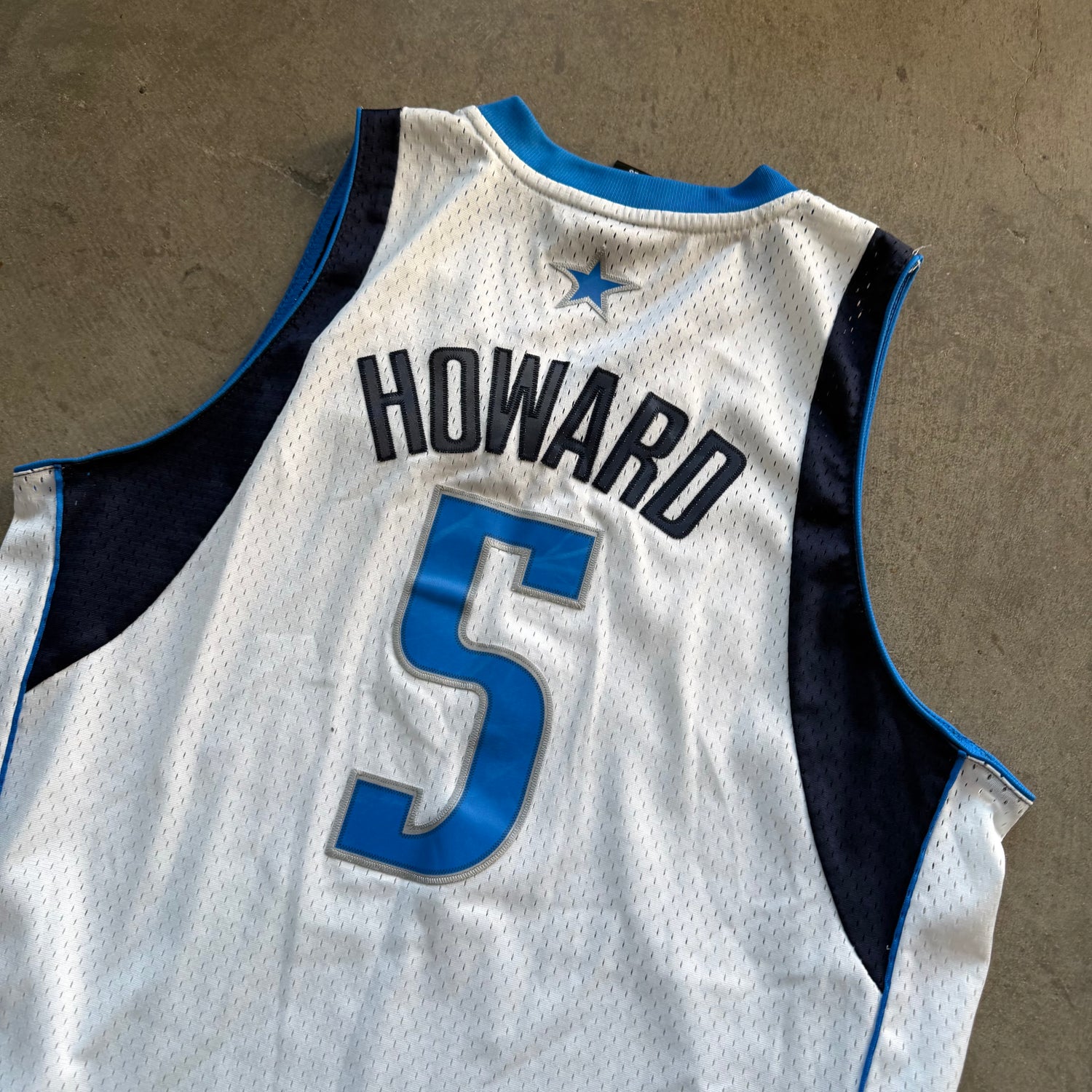 L 00s Mavs Howard Jersey