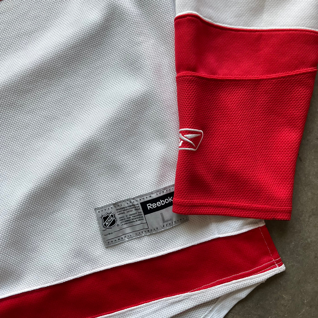 L 00s Detroit Redwings Warm Up Jersey