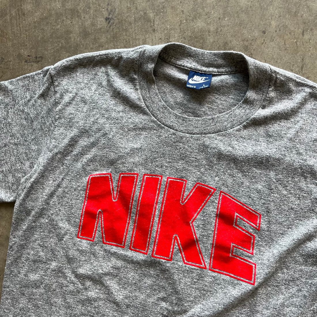 L 80s Nike Dome Print Tee