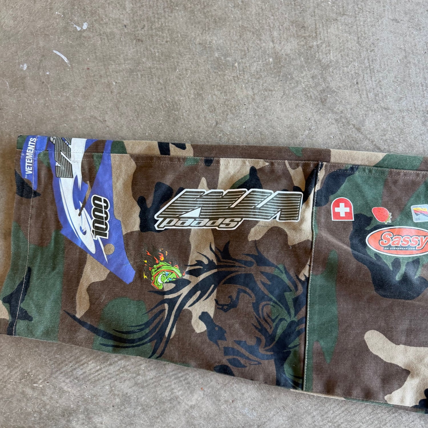 33x32 2019 Vetements Sticker Camo Pants