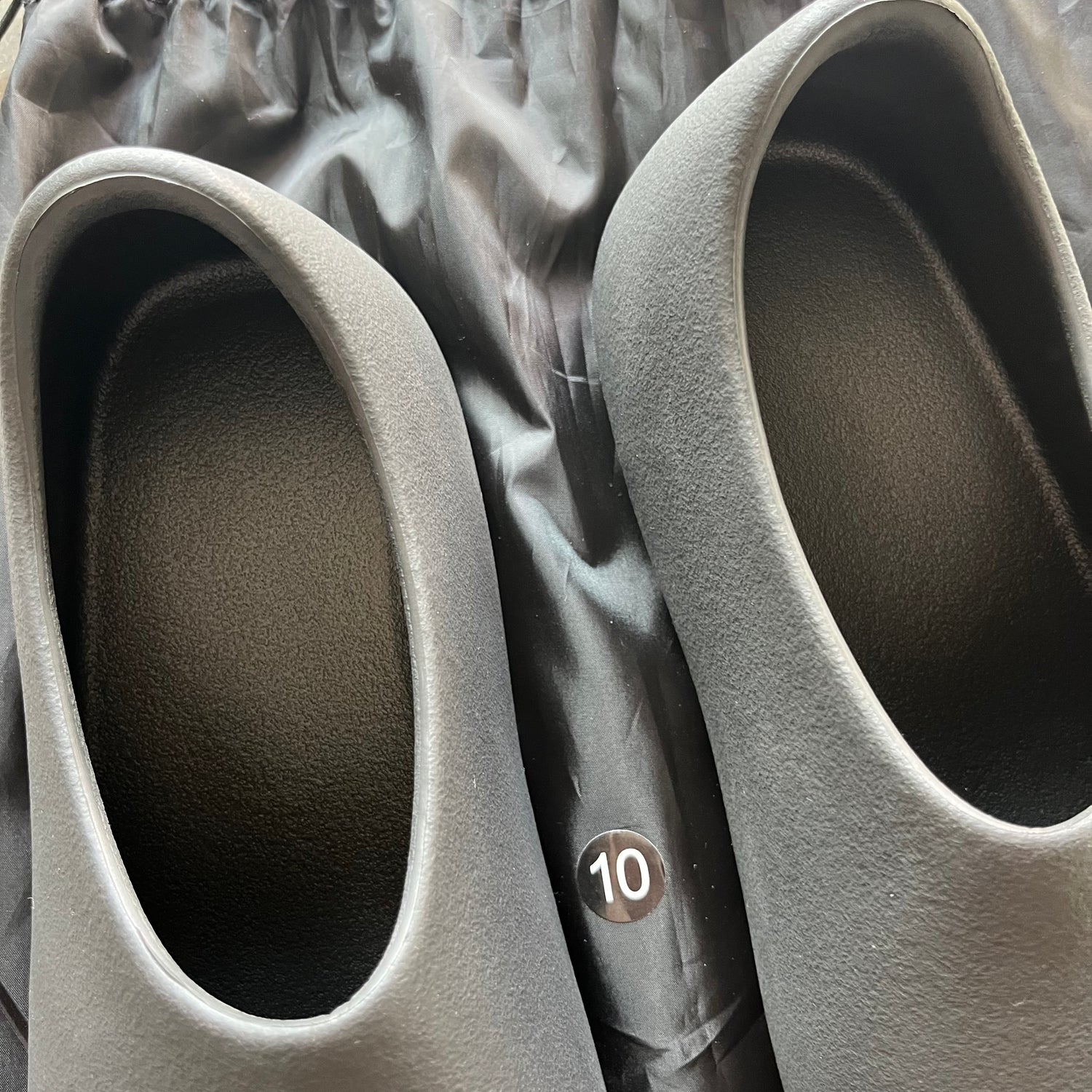 10 Brand New Yeezy SL-02