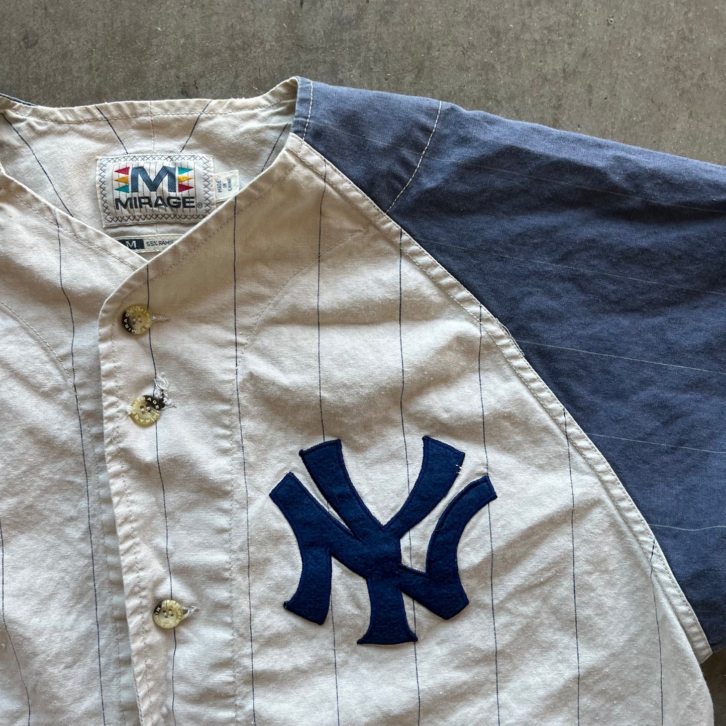 M 90s Yankees Button Up Jersey