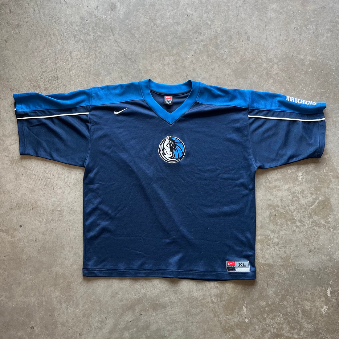 XL 00s Mavs Warm Up