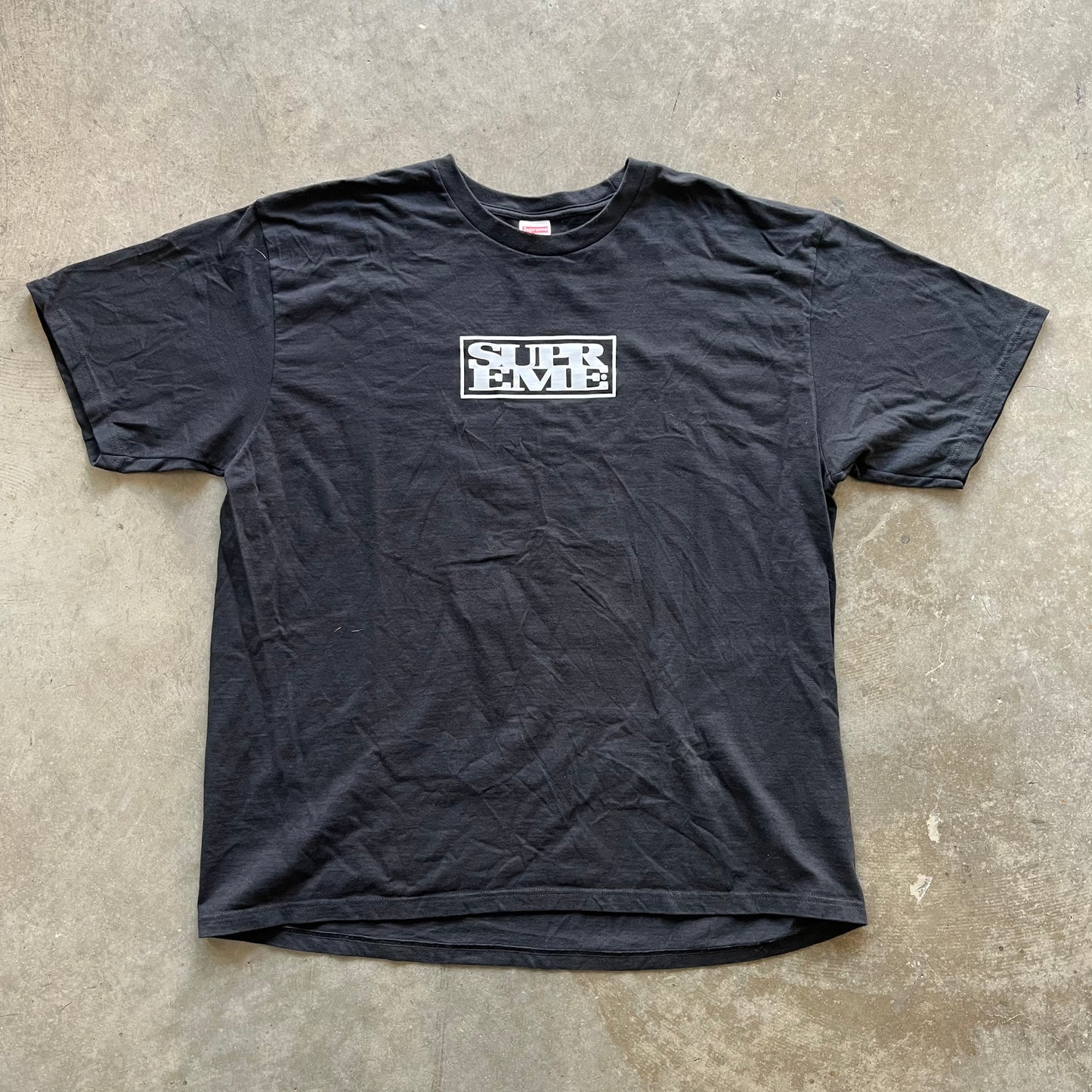 XXL Black/White Supreme Tee