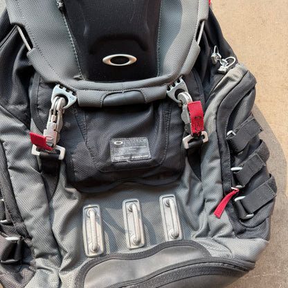 2000s Oakley Kitchen Sink Tactical Bag Grey