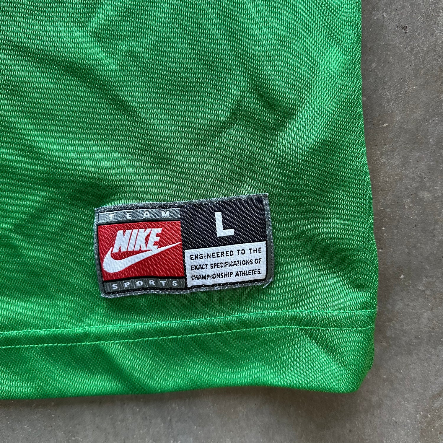 L 90s Nike Soccer Warm Up