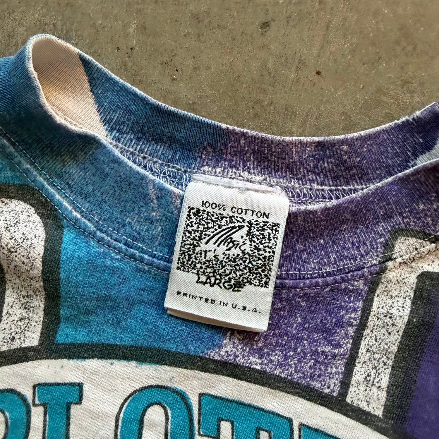 L 90s Charolette Hornets Magic Johnson Tee