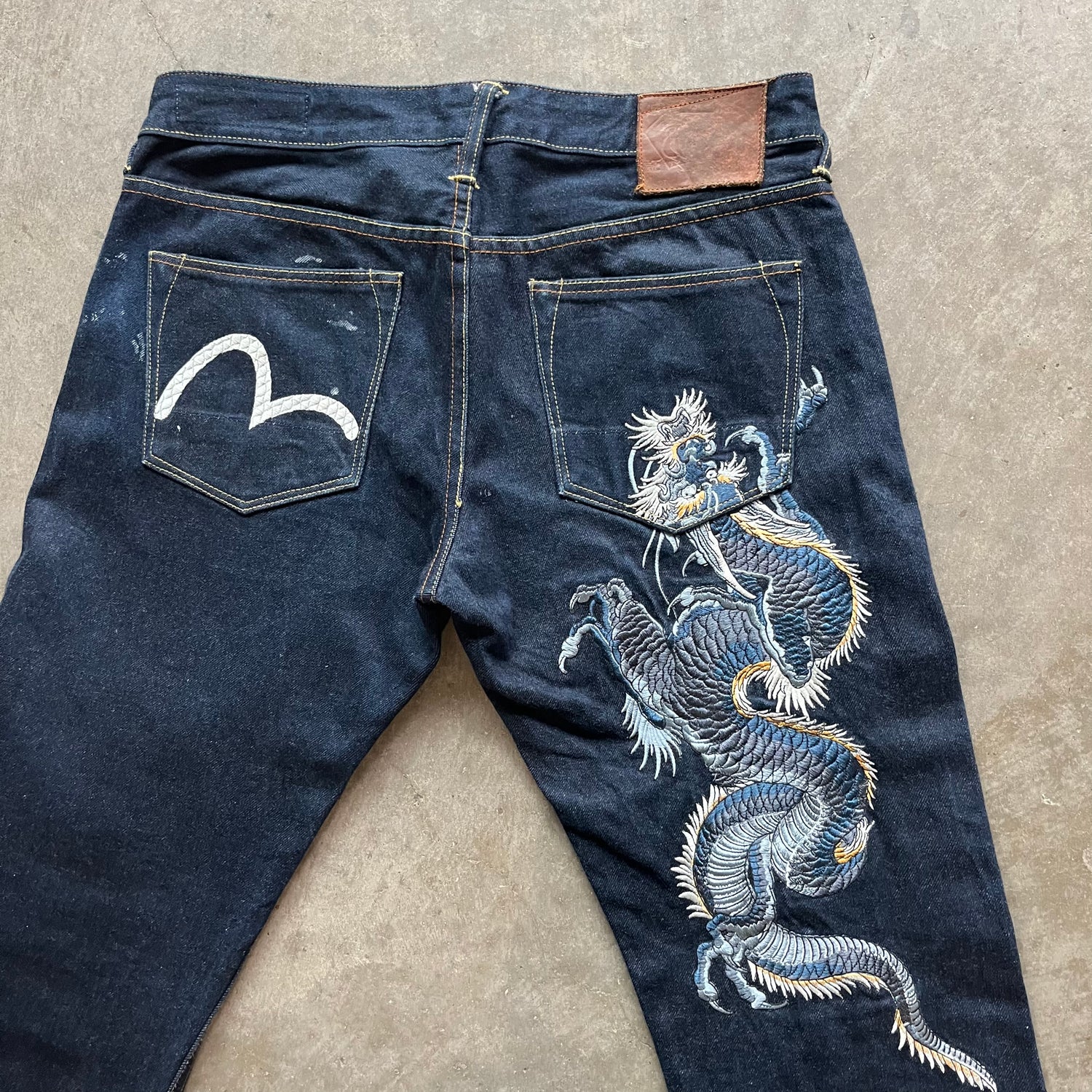34x32 00s White Dragon Evisu Jeans