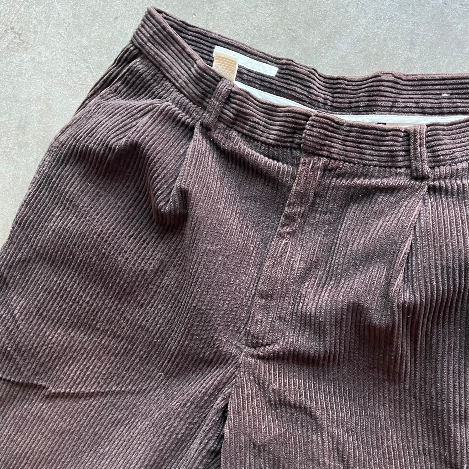 36x32 00s Corduroy Perry Ellis Pants