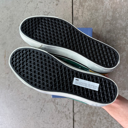 10 Pearlized Vans Yacht Club