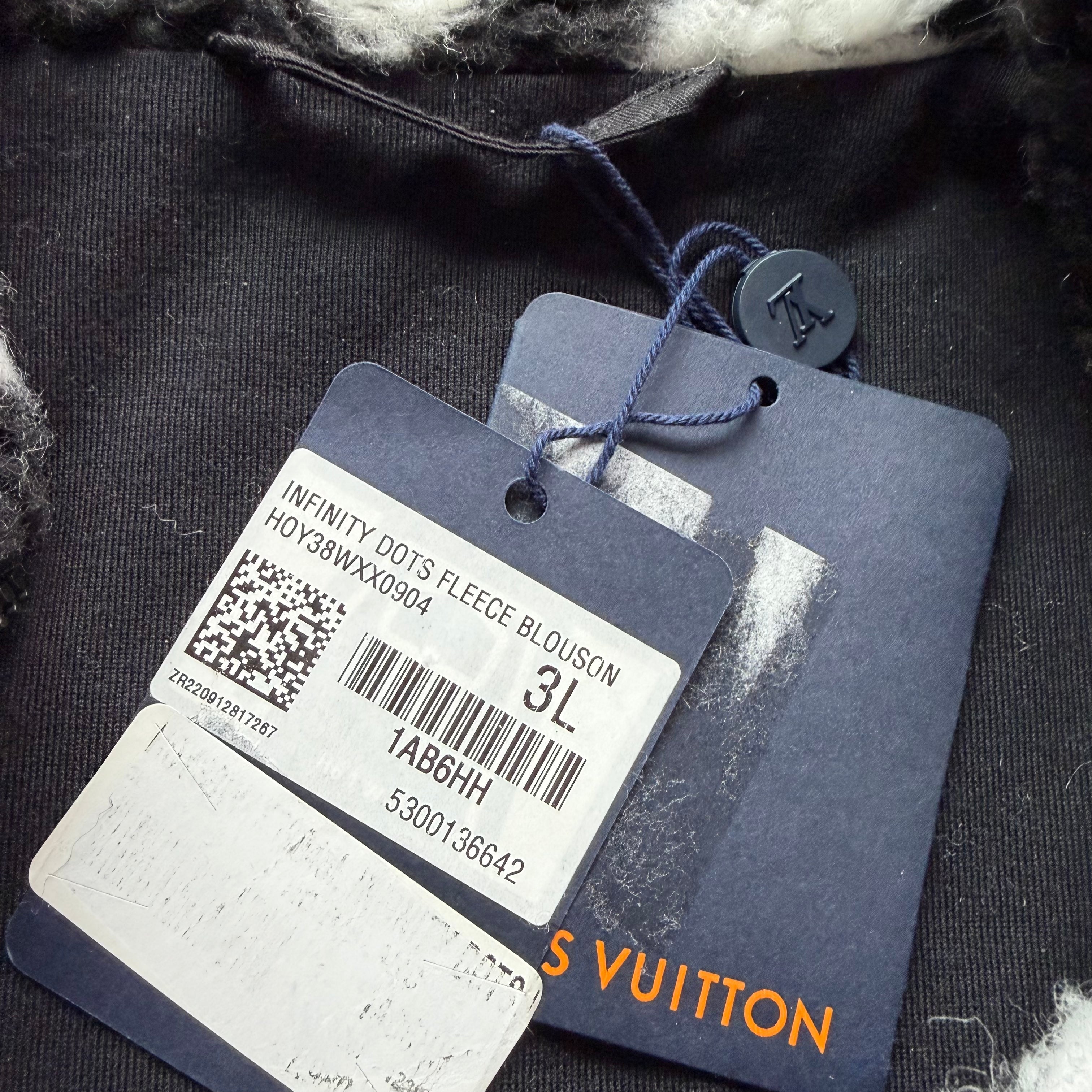 XXL Louis Vuitton Yayoi Kusama Infinity Dots Fleece