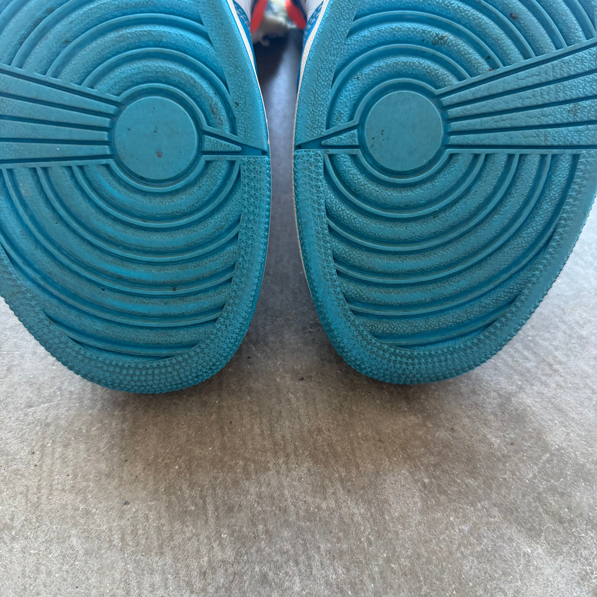9.5 Jordan 1 High UNC Off White