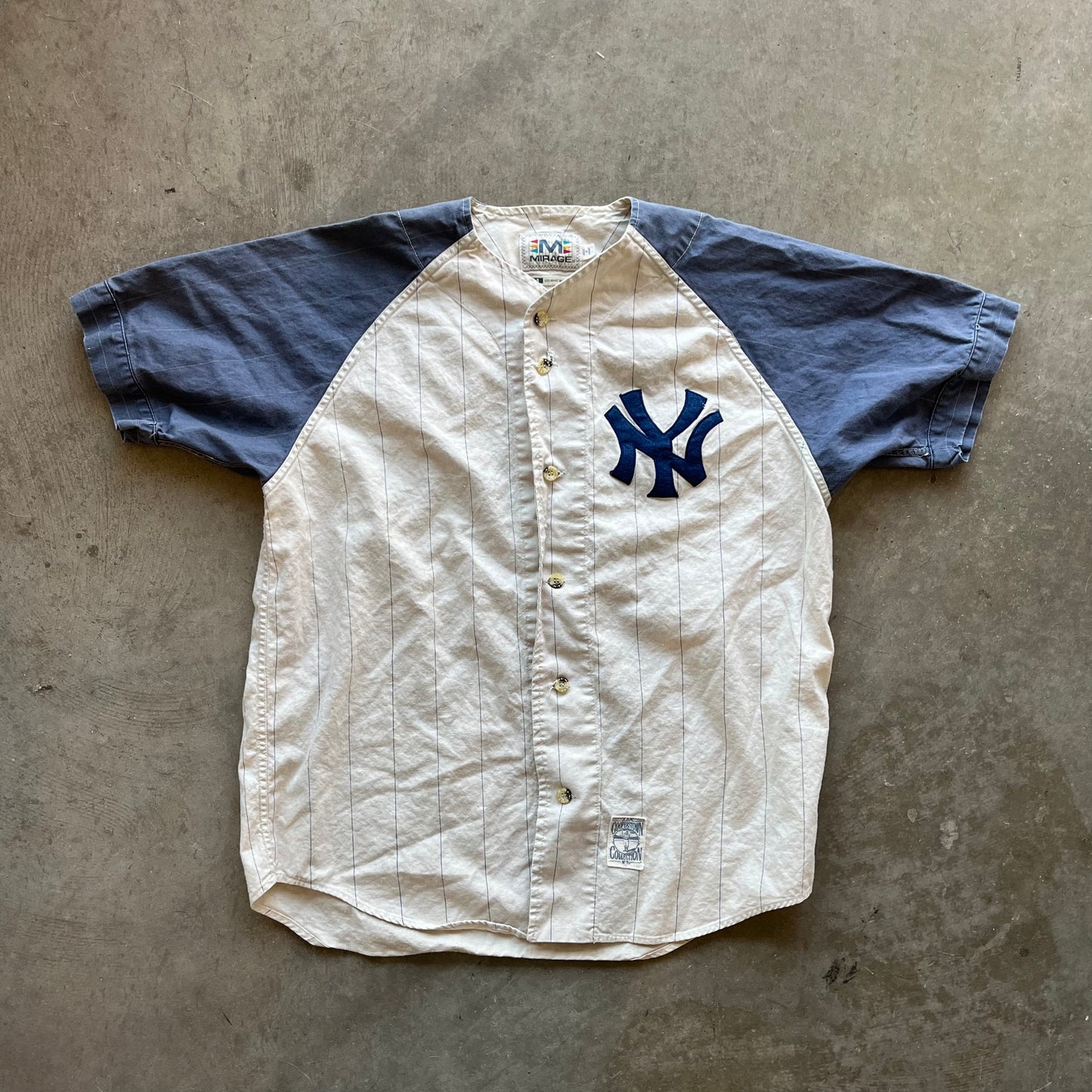 M 90s Yankees Button Up Jersey