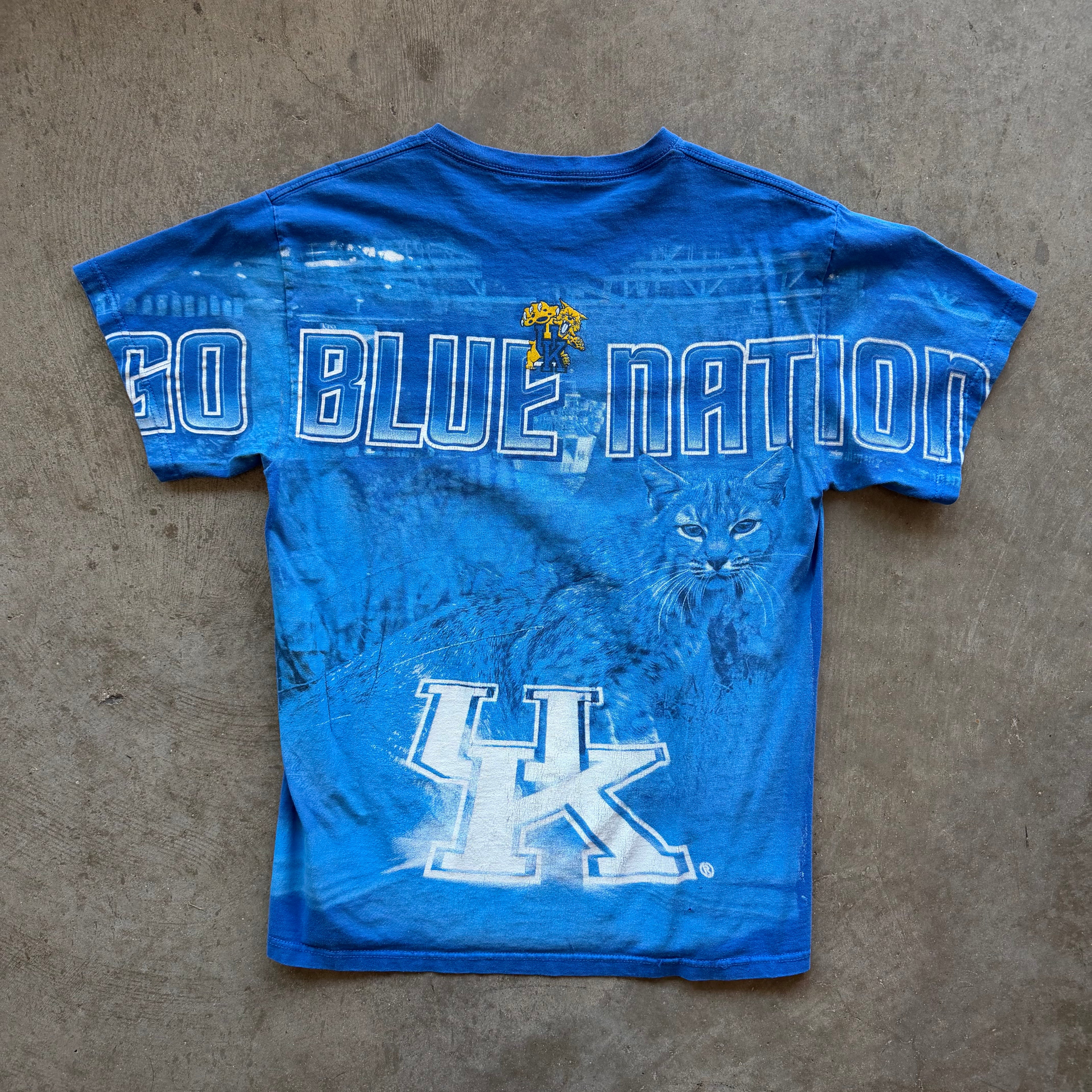L 00s AOP Kentucky Basketball Tee