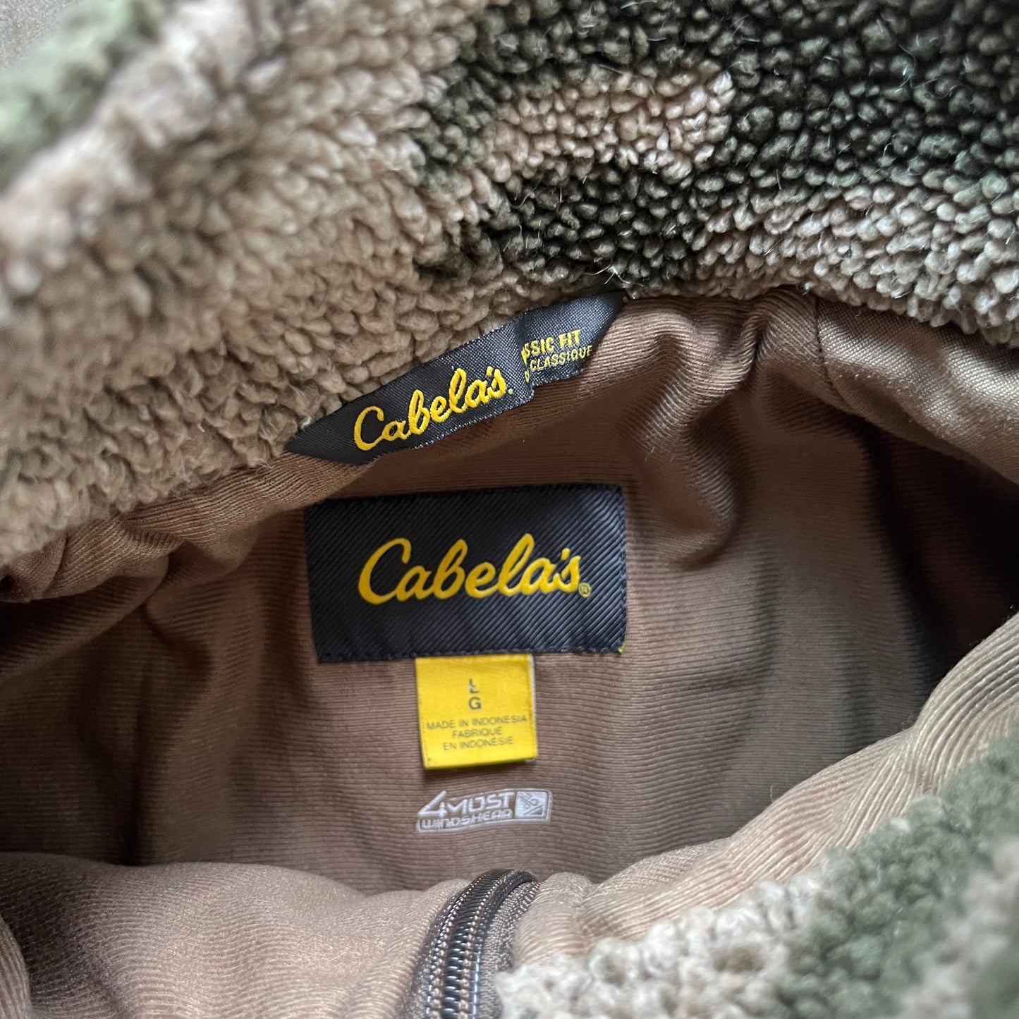 L Cabelas Camo Fleece