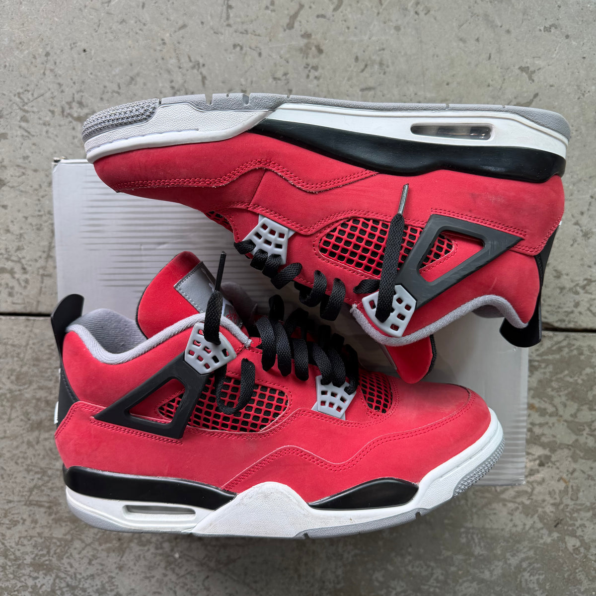 11 Used Jordan 4 Toro Bravo