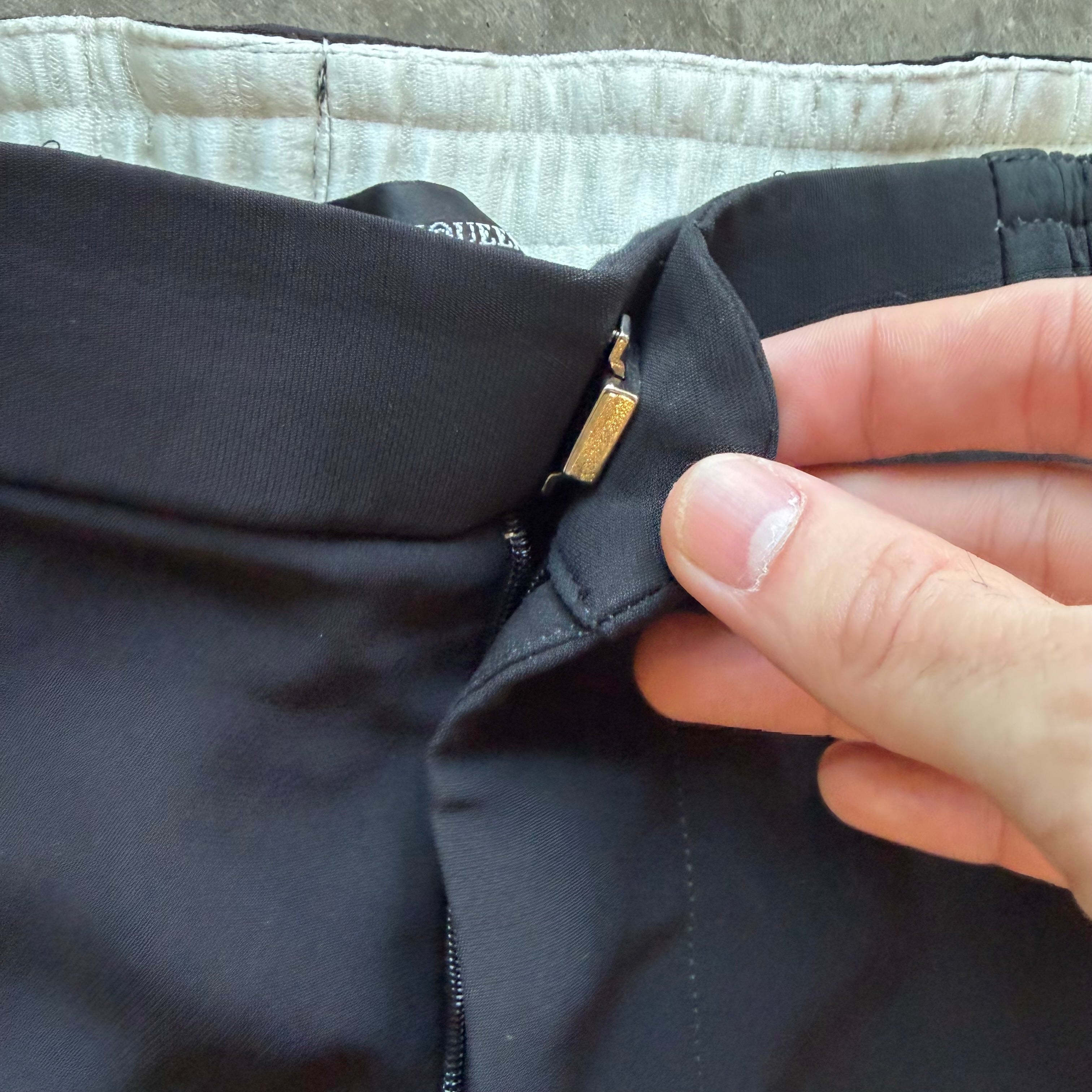 32x25 Alexander McQueen Capri Pants