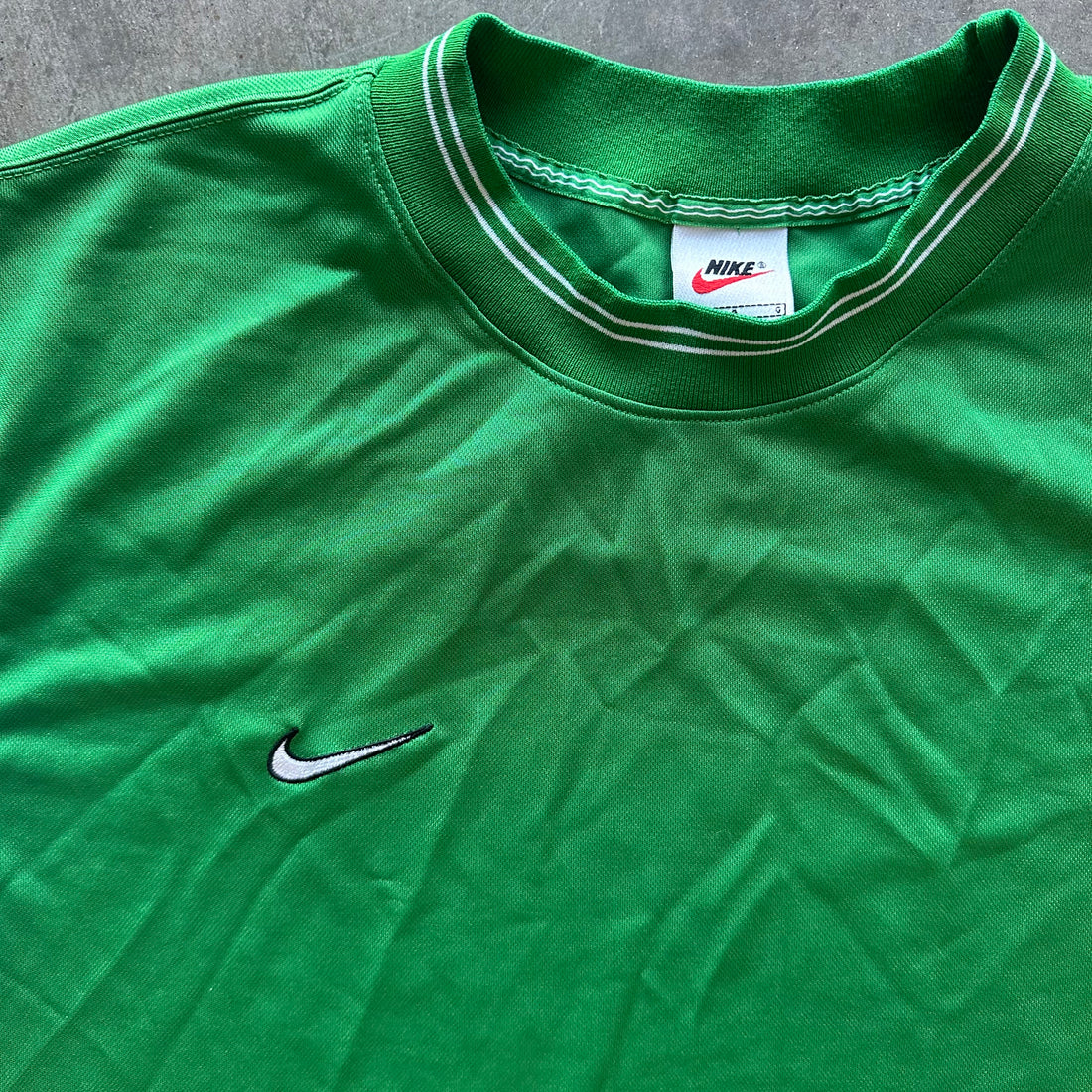 L 90s Nike Soccer Warm Up