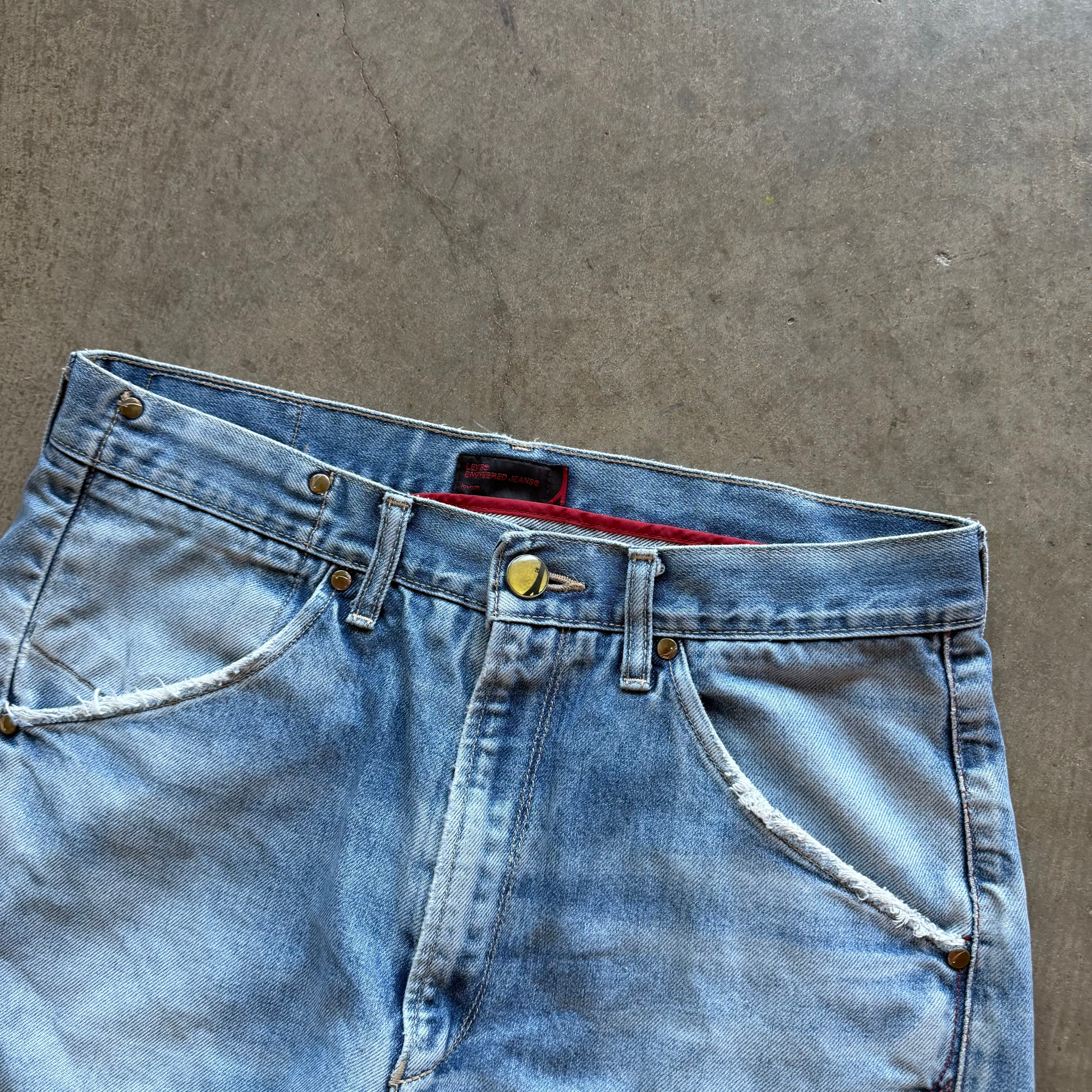 32x28 Levi’s Engineered Jeans