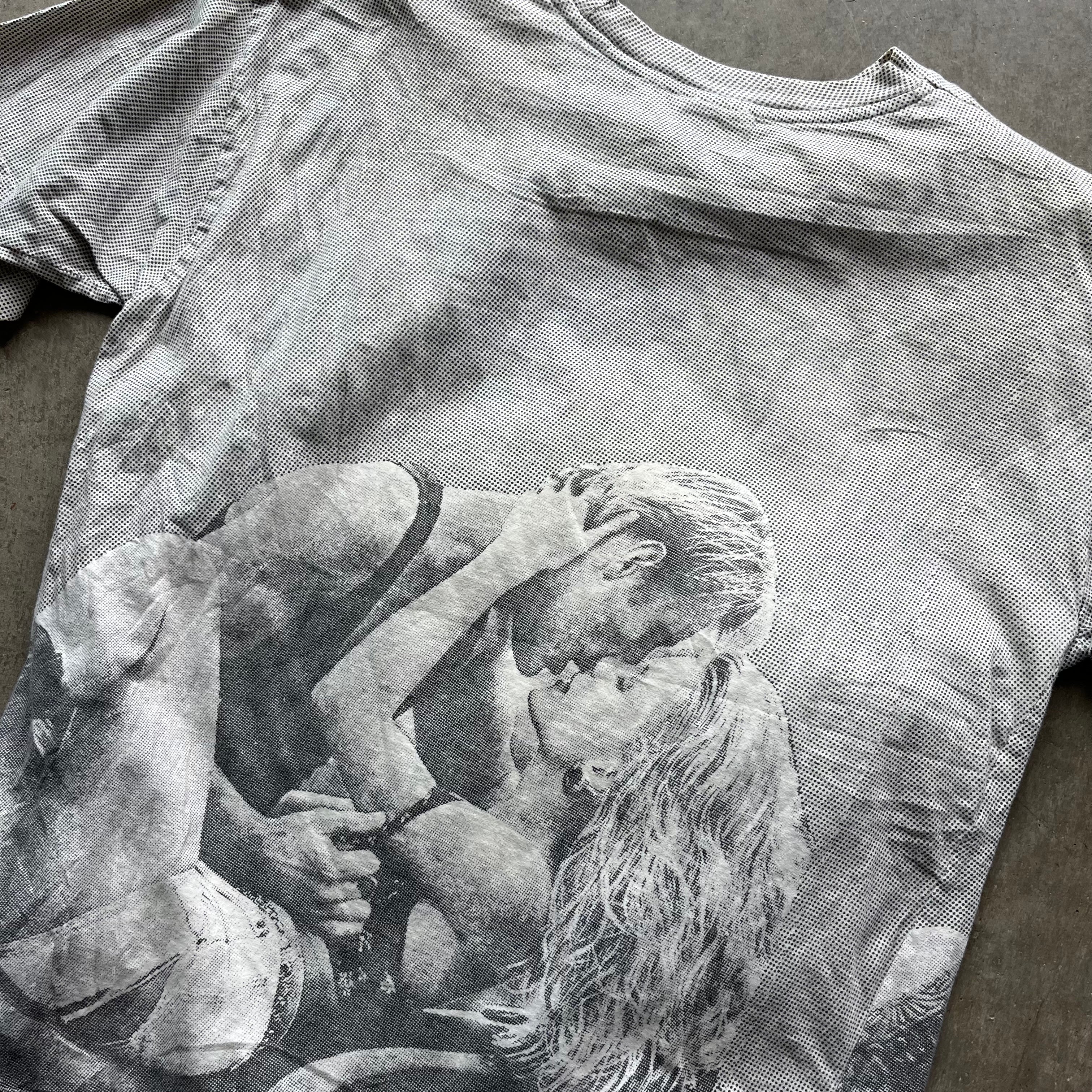 XL 90s Triumph AOP Kissing Tee
