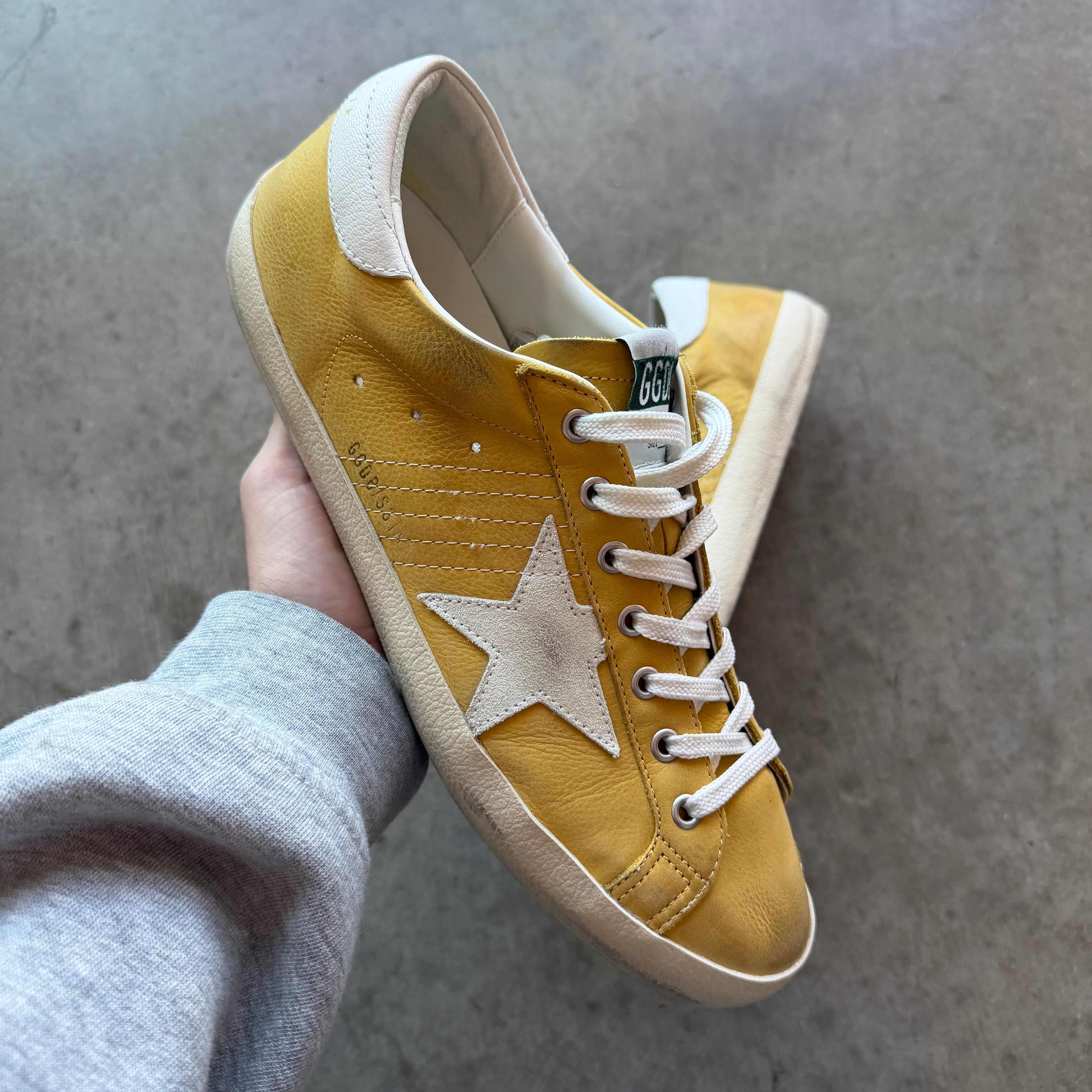 11 Used Golden Goose Superstar Yellow