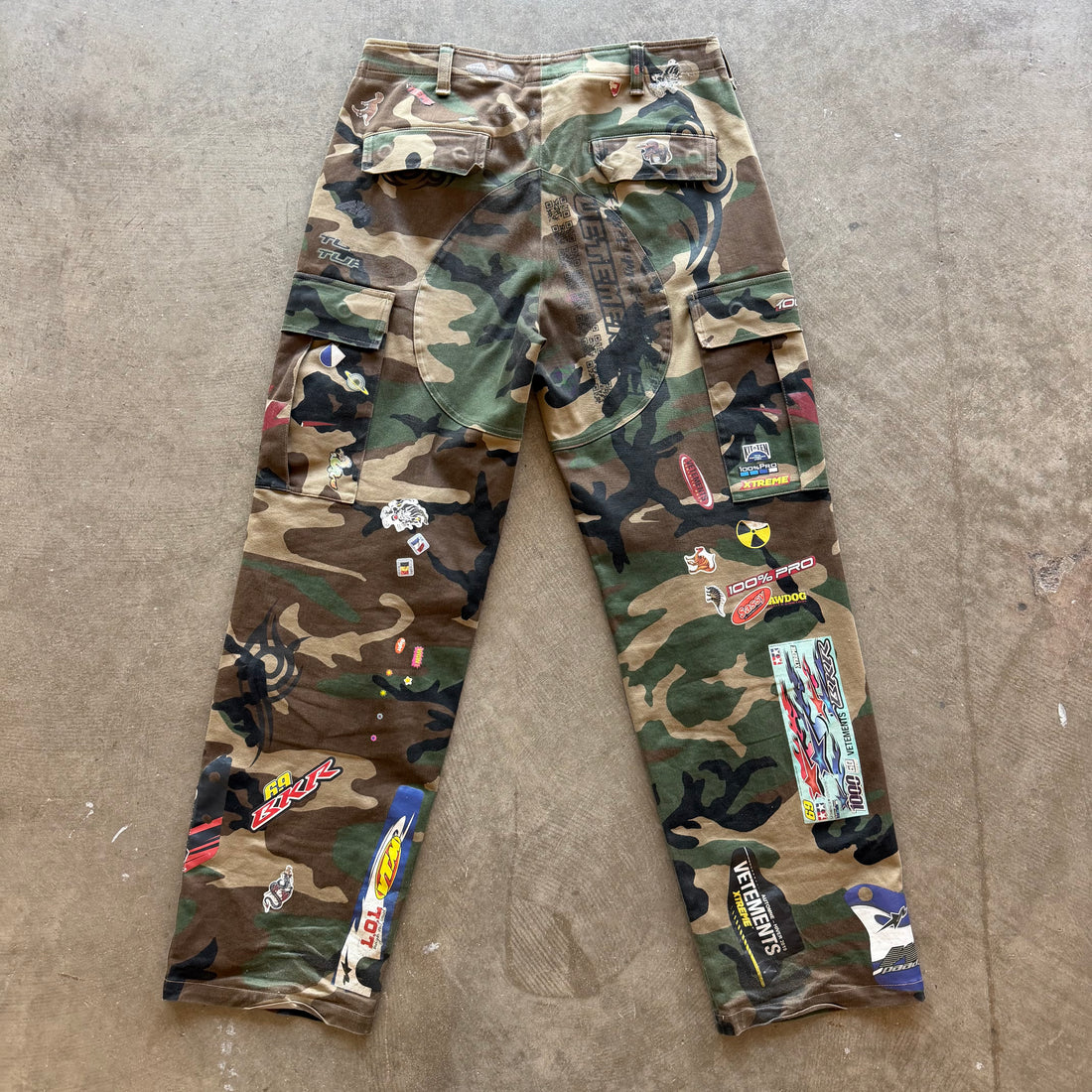33x32 2019 Vetements Sticker Camo Pants