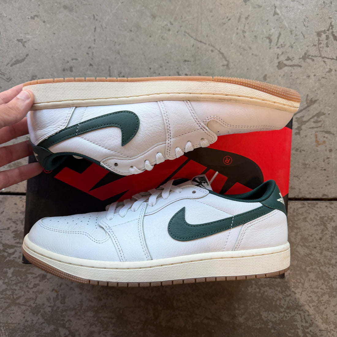 10.5w/9m Jordan 1 Low Oxidized Green