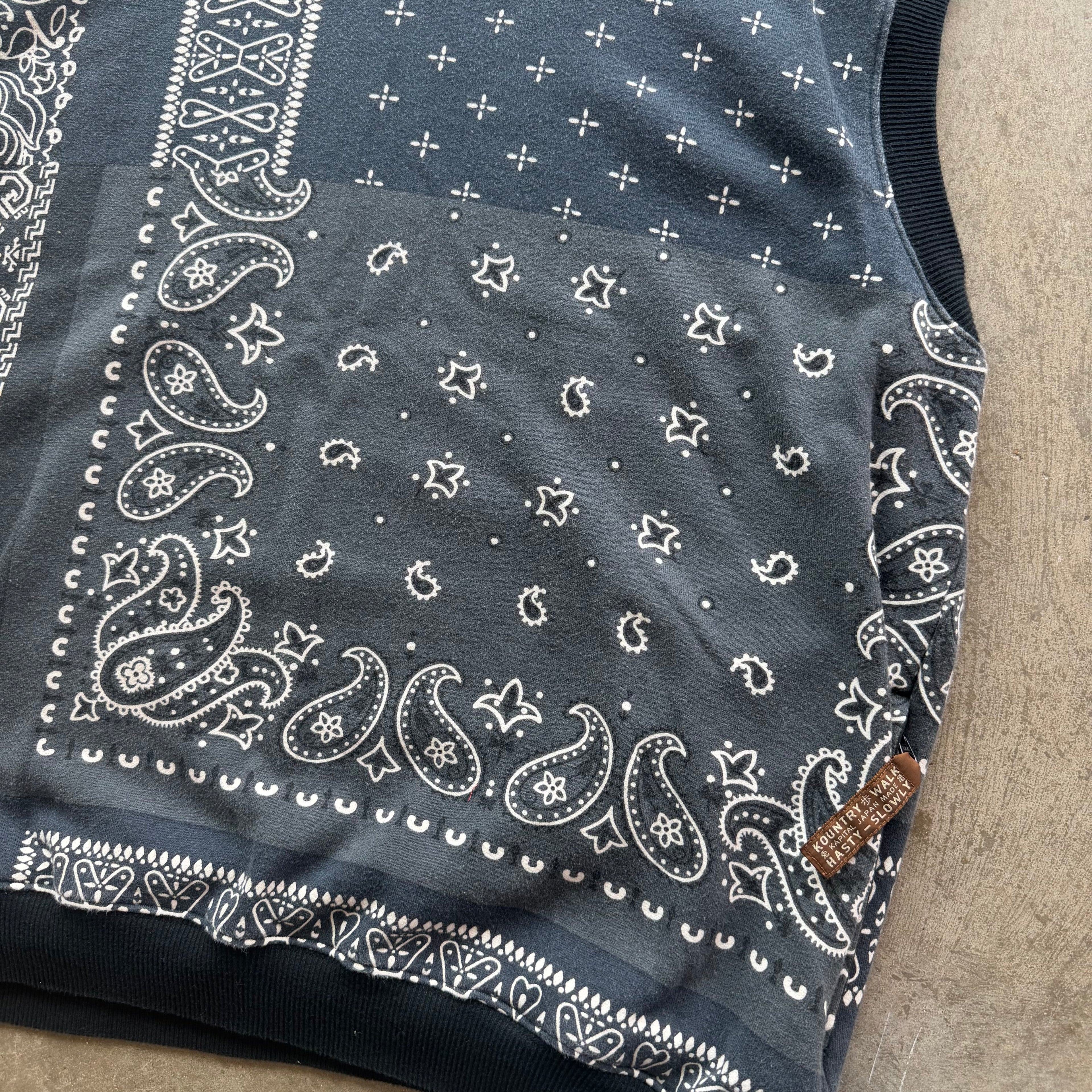 XL Kapital Sweater Vest Paisley