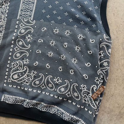 XL Kapital Sweater Vest Paisley