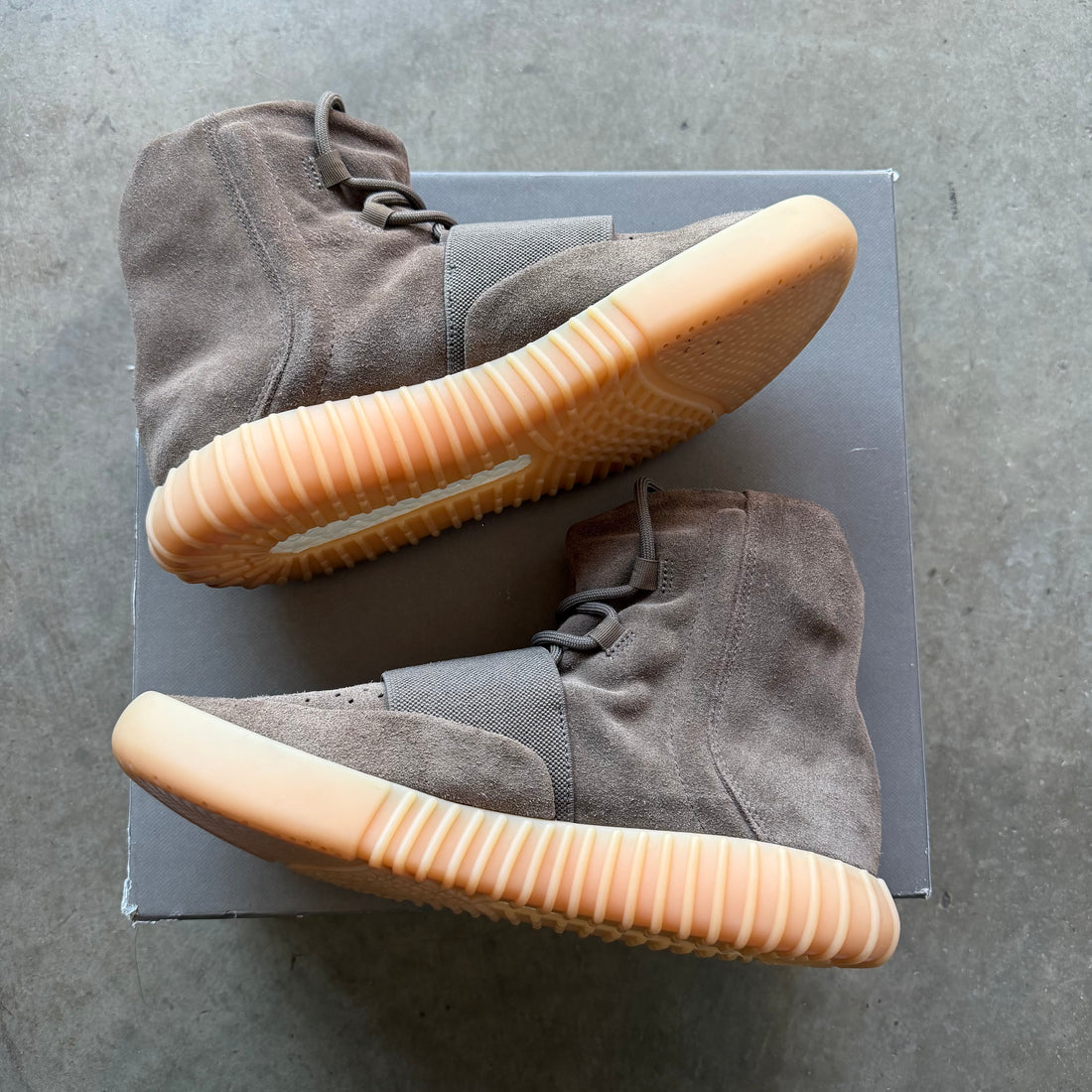 9.5 Used Yeezy 750 Chocolate