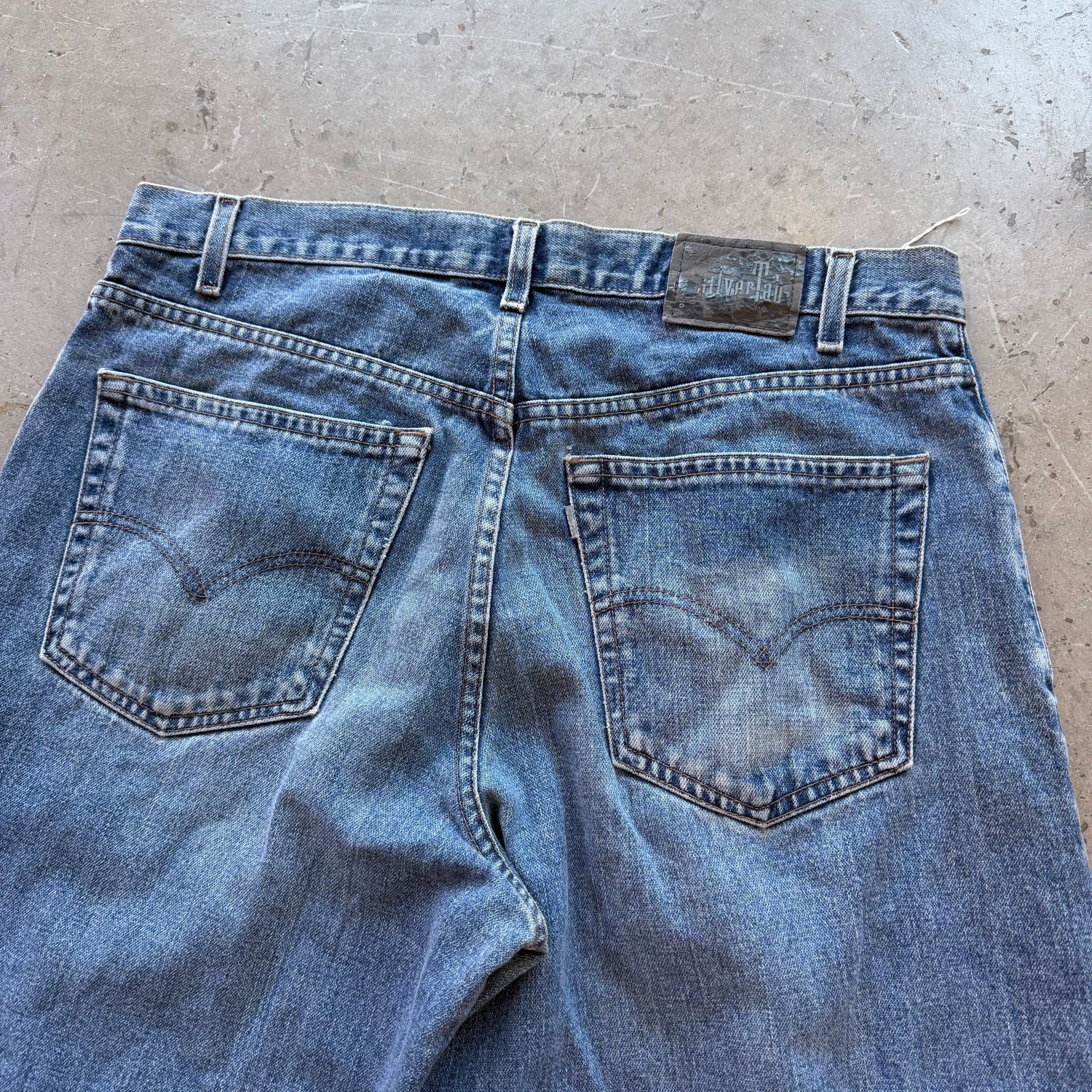 36x30 00s Levi’s Baggy Silvertabs