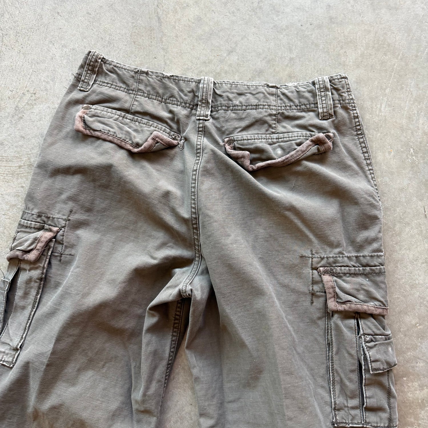 34x34 00s Aeropostale Cargo Pants