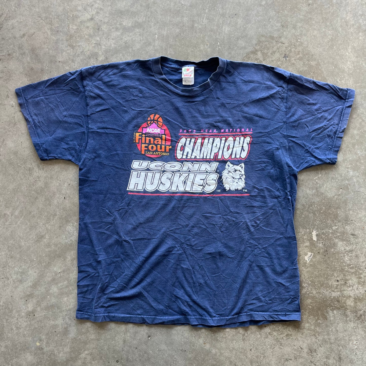 XXL 02 UConn Huskies Tee