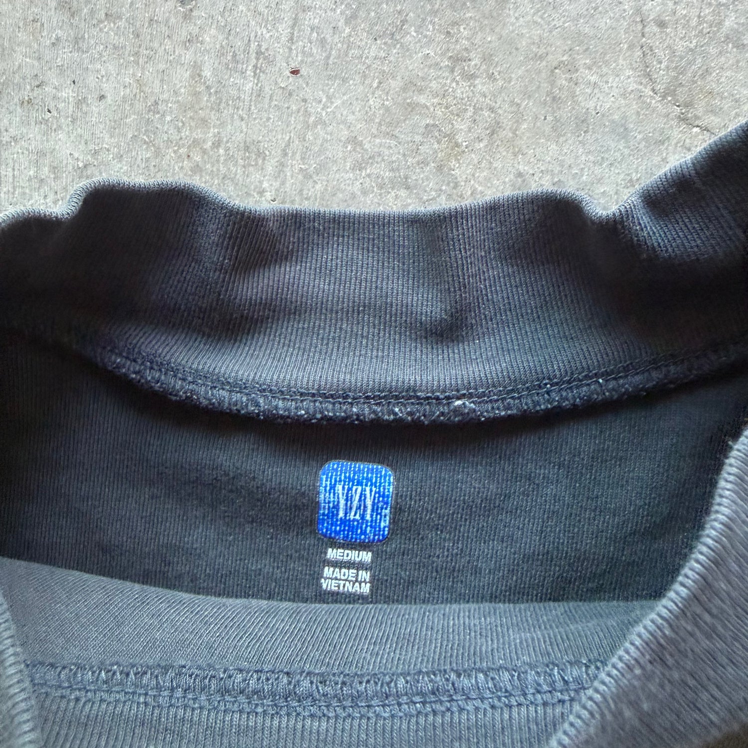 M Cropped Yeezy Dove Tee