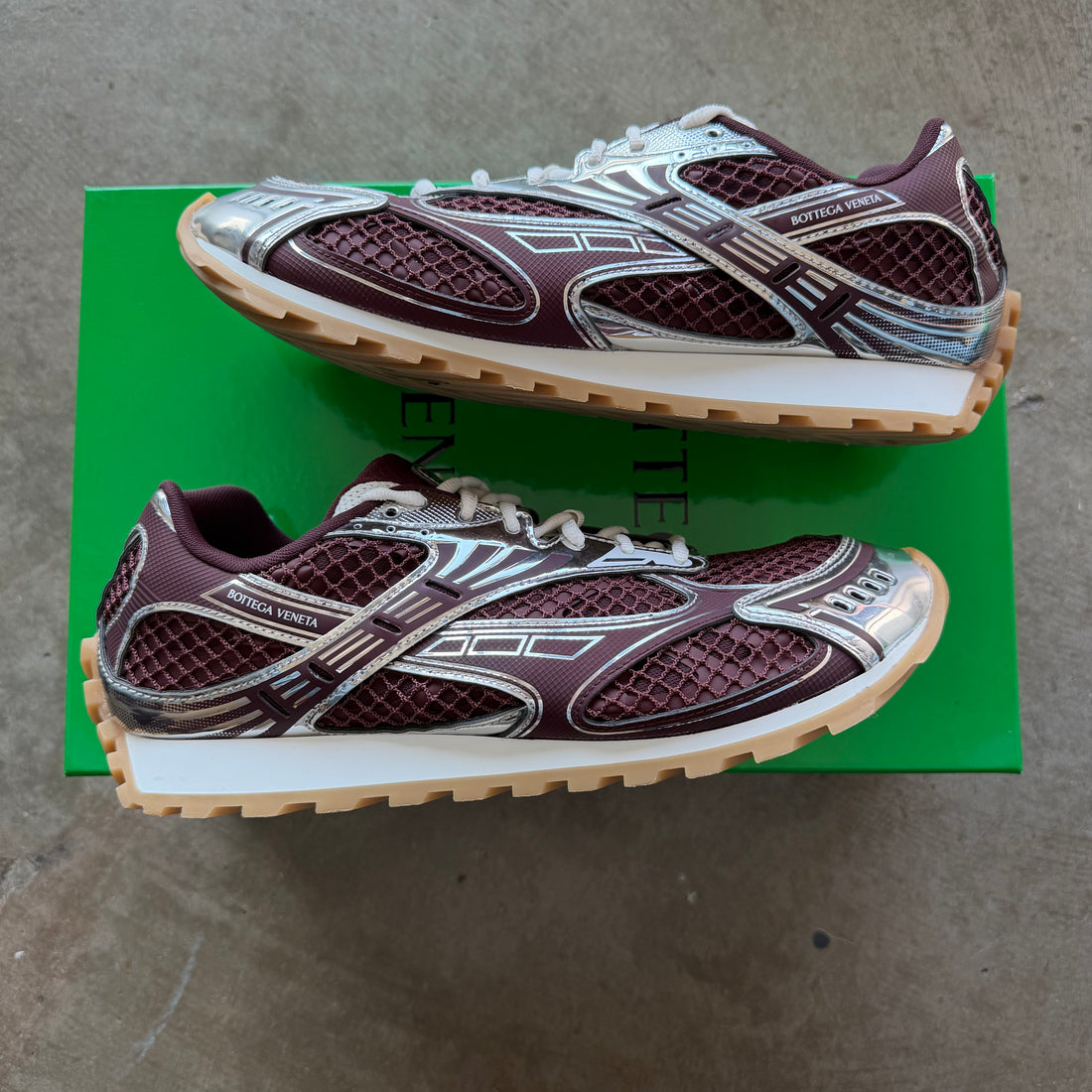 12 Bottega Veneta Orbit Barolo/Silver