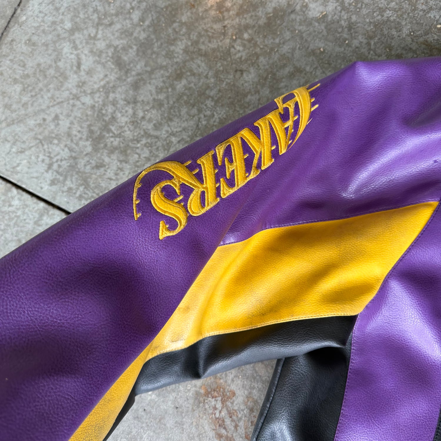 XL 90s Los Angeles Lakers Leather Jacket